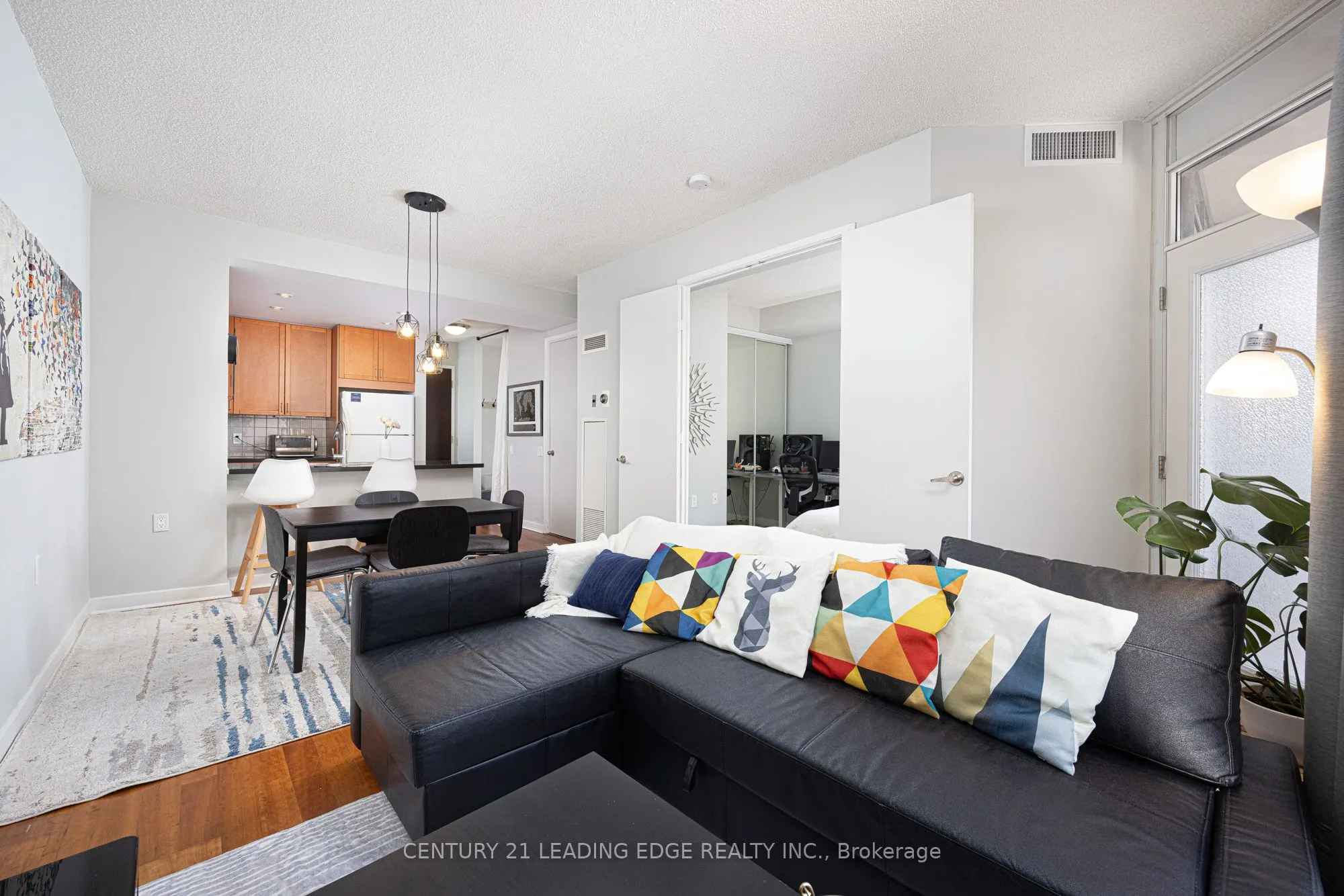 85 Bloor Street E, #1413