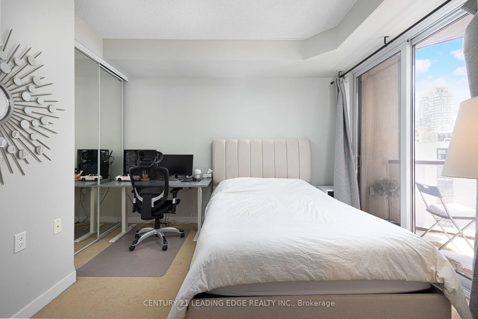 85 Bloor Street E, #1413