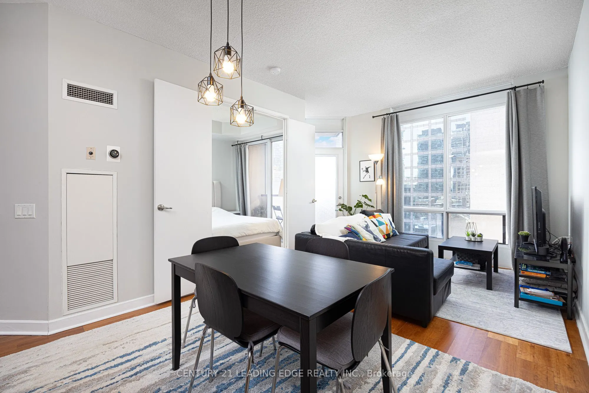 85 Bloor Street E, #1413