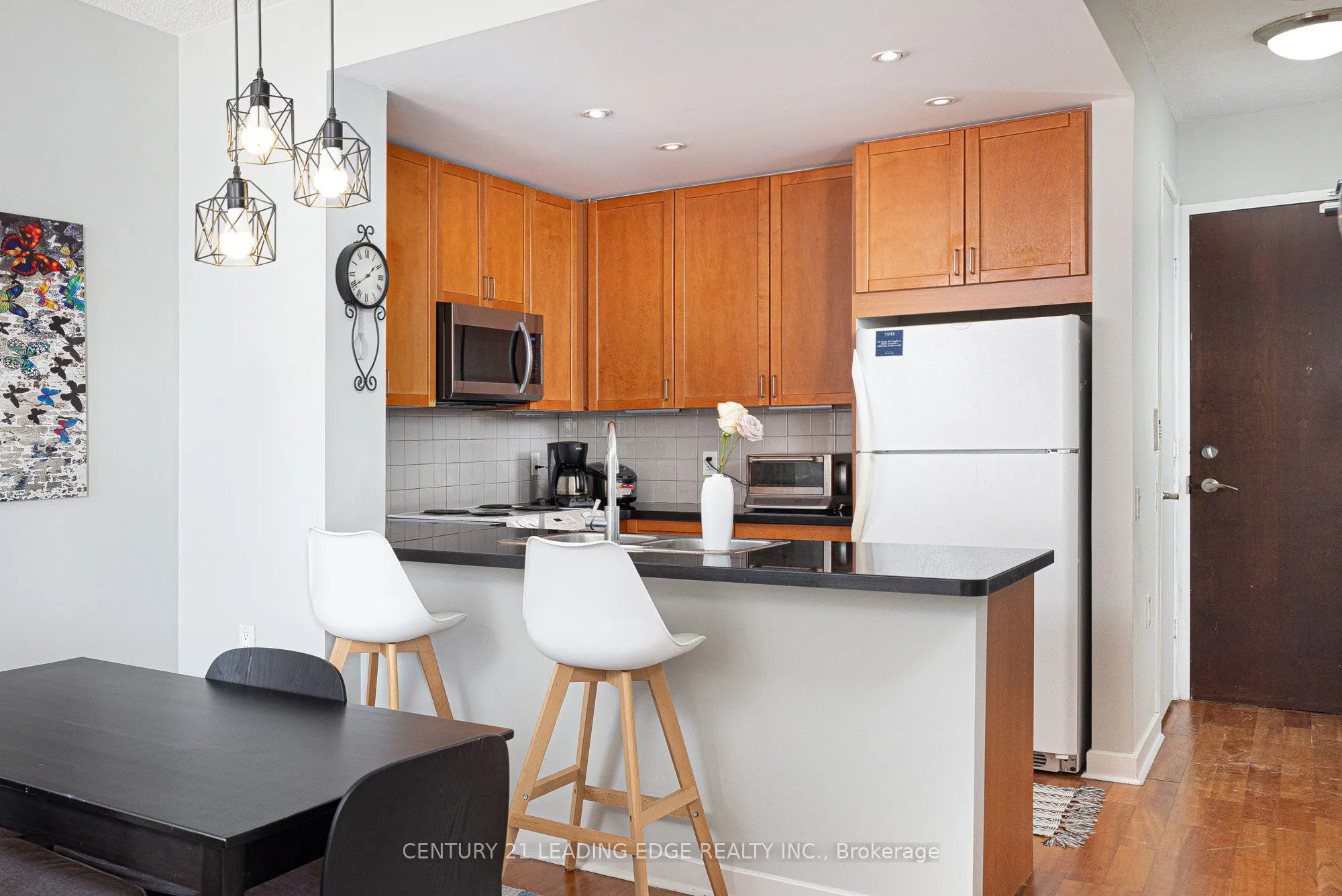 85 Bloor Street E, #1413