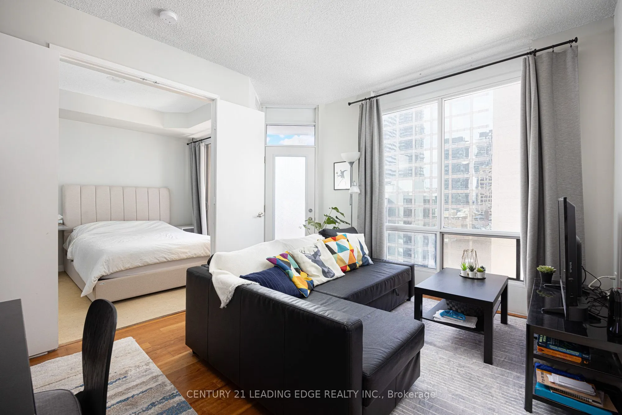 85 Bloor Street E, #1413