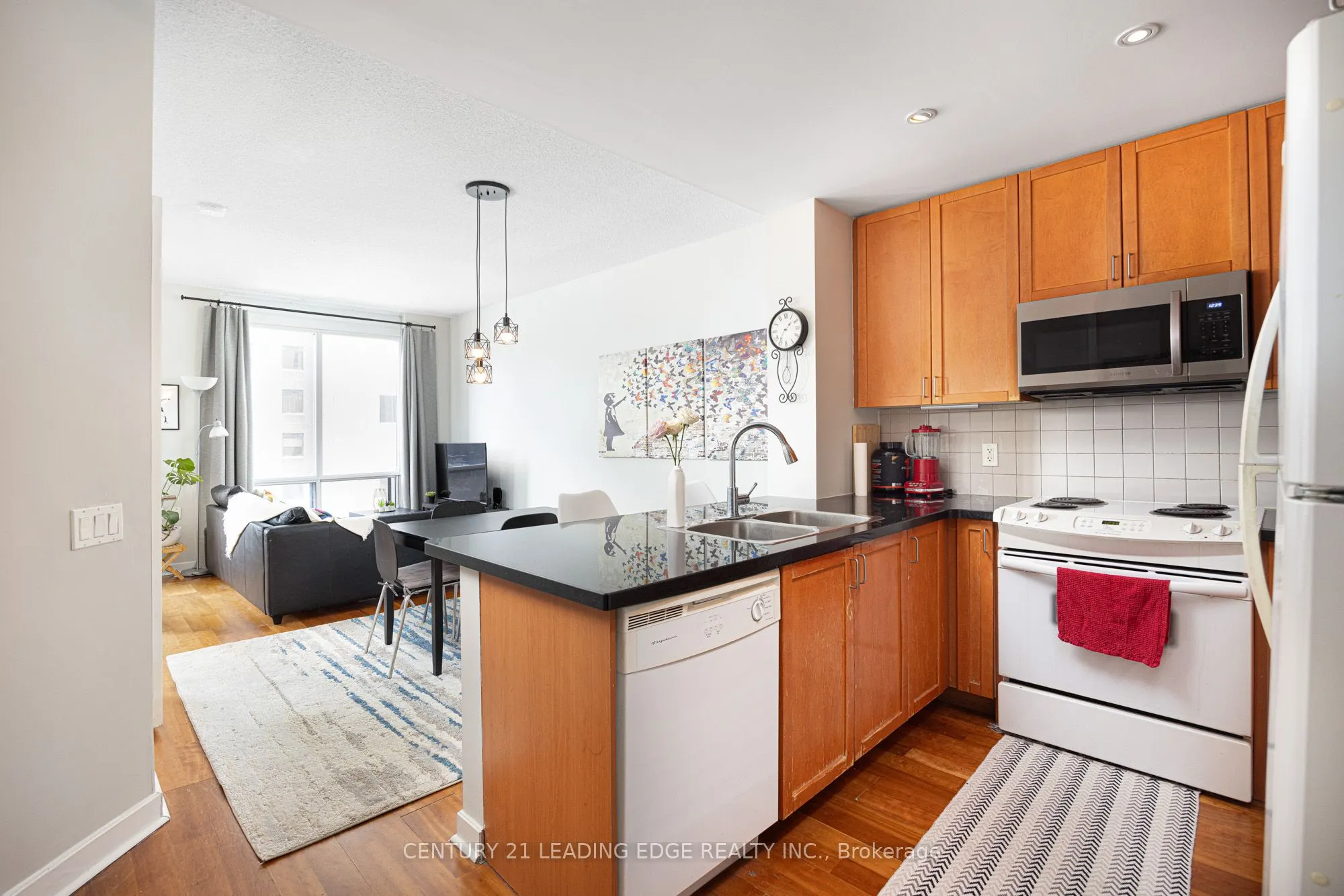 85 Bloor Street E, #1413