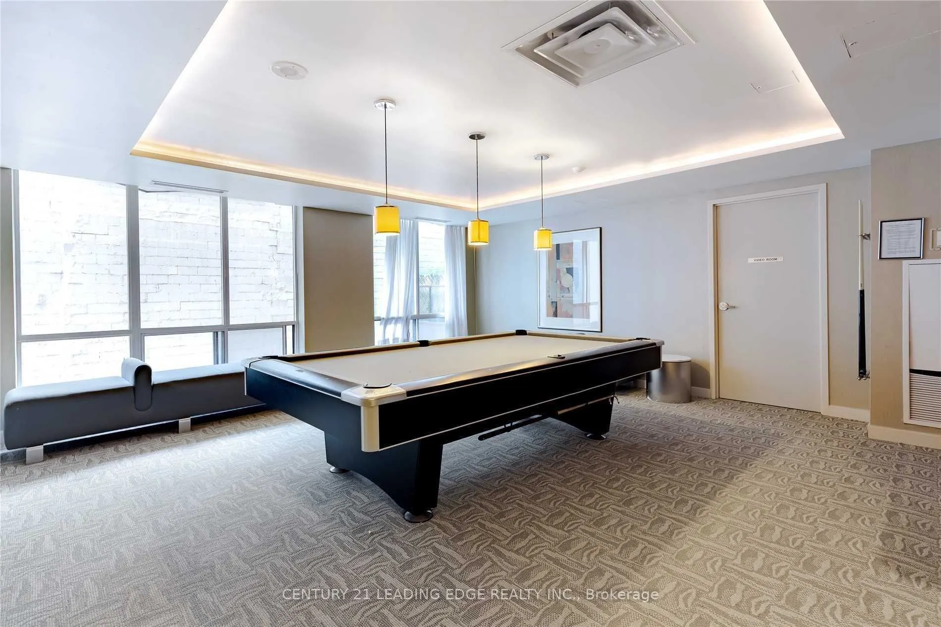 85 Bloor Street E, #1413