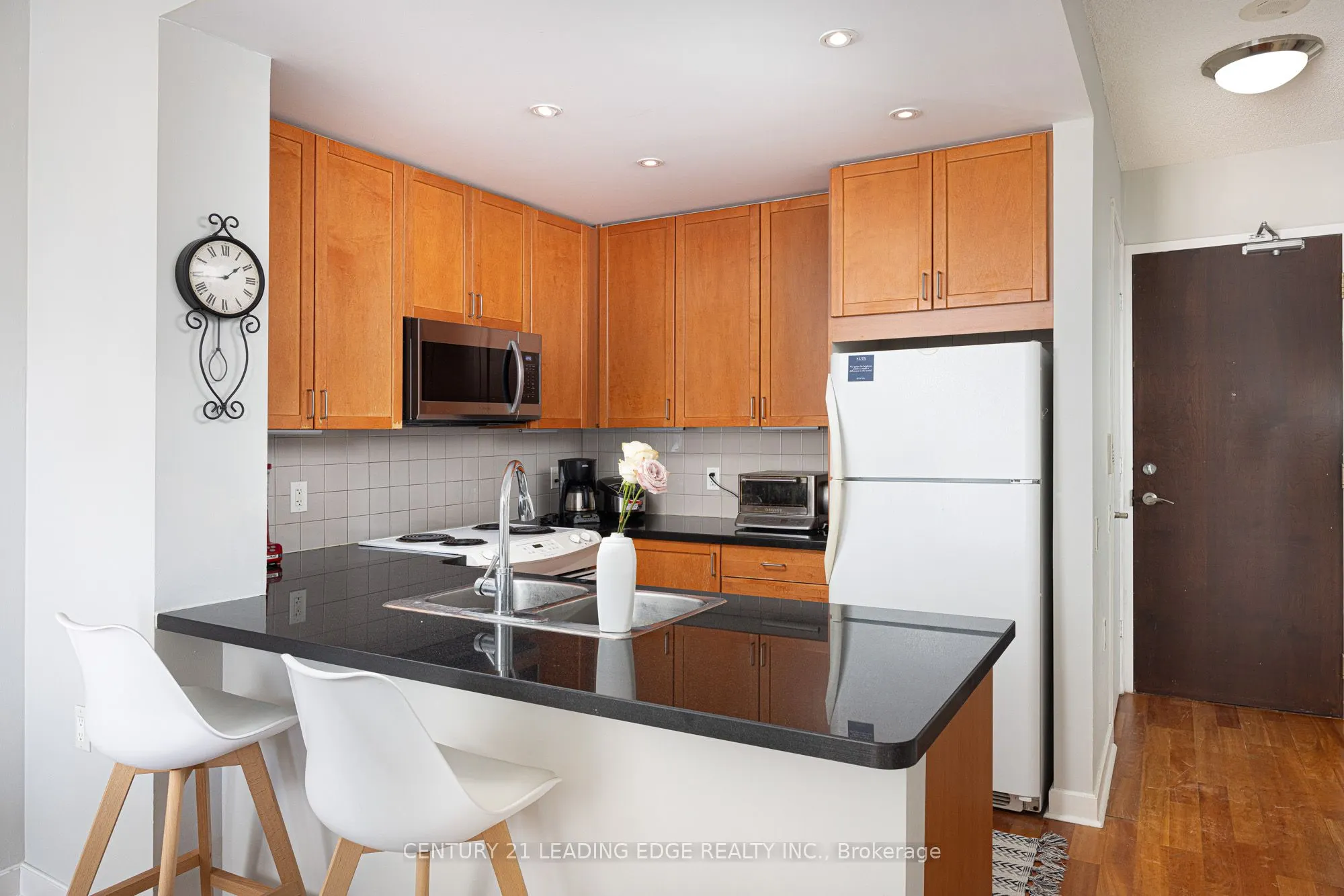 85 Bloor Street E, #1413