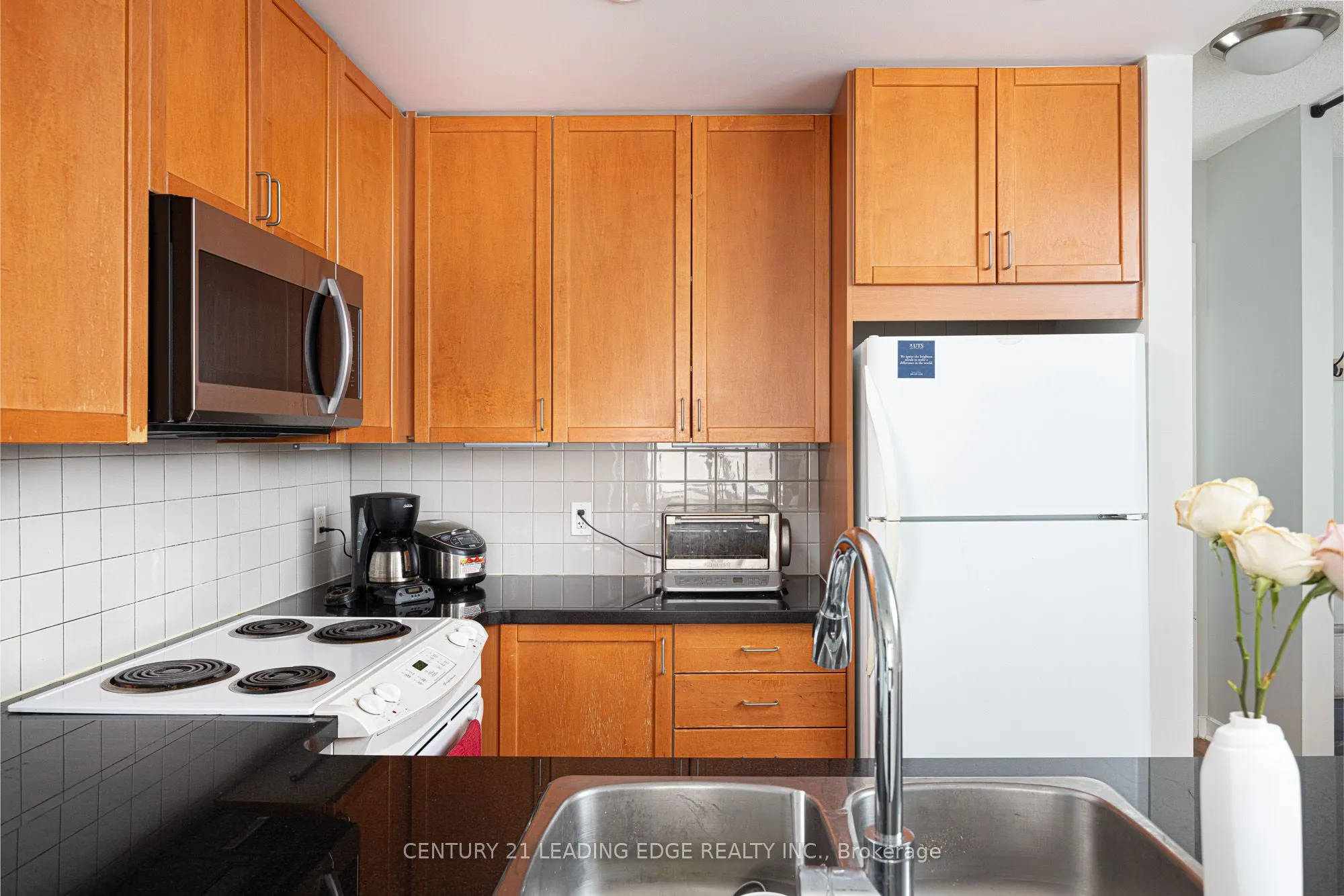 85 Bloor Street E, #1413