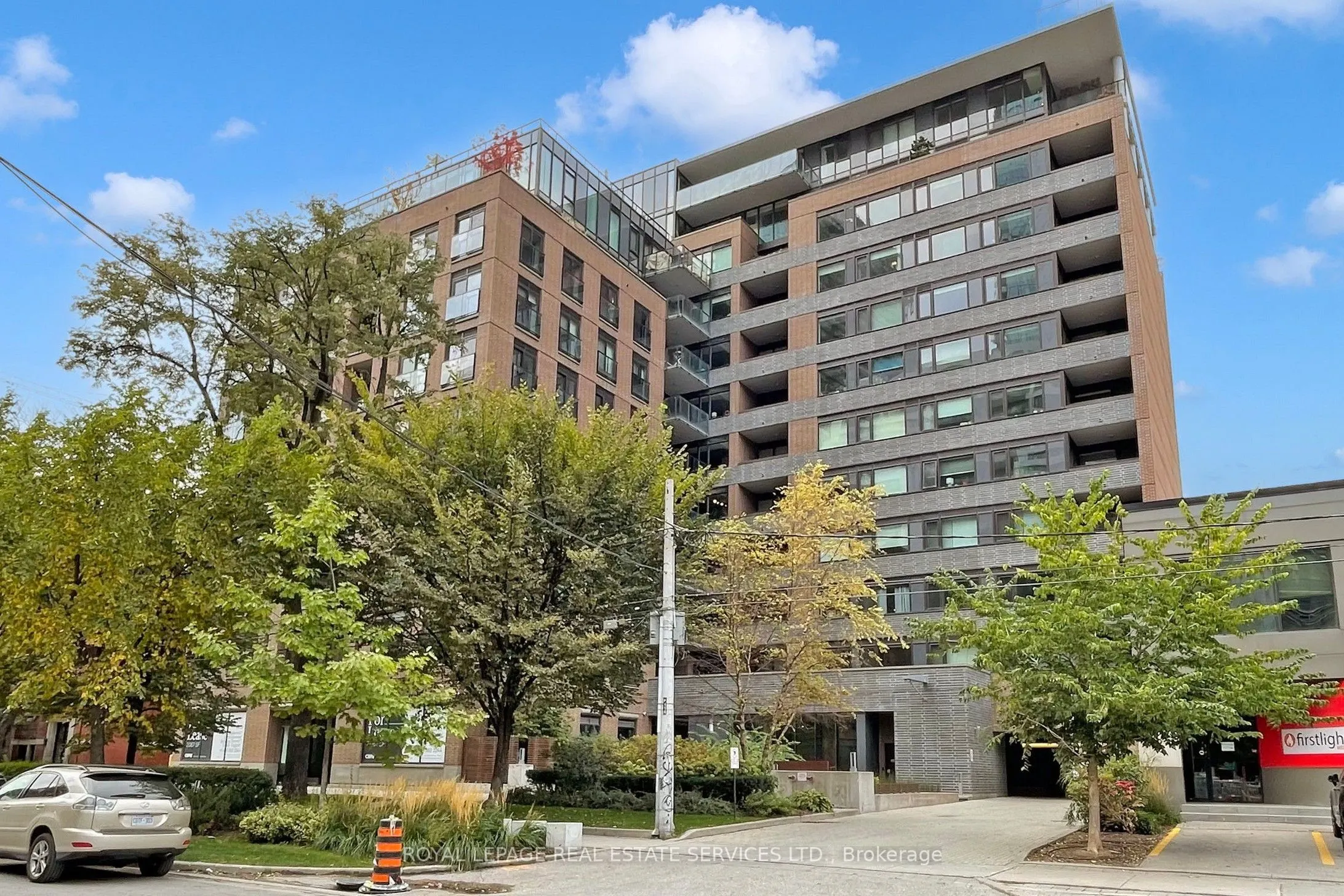 400 Wellington Street W, #507