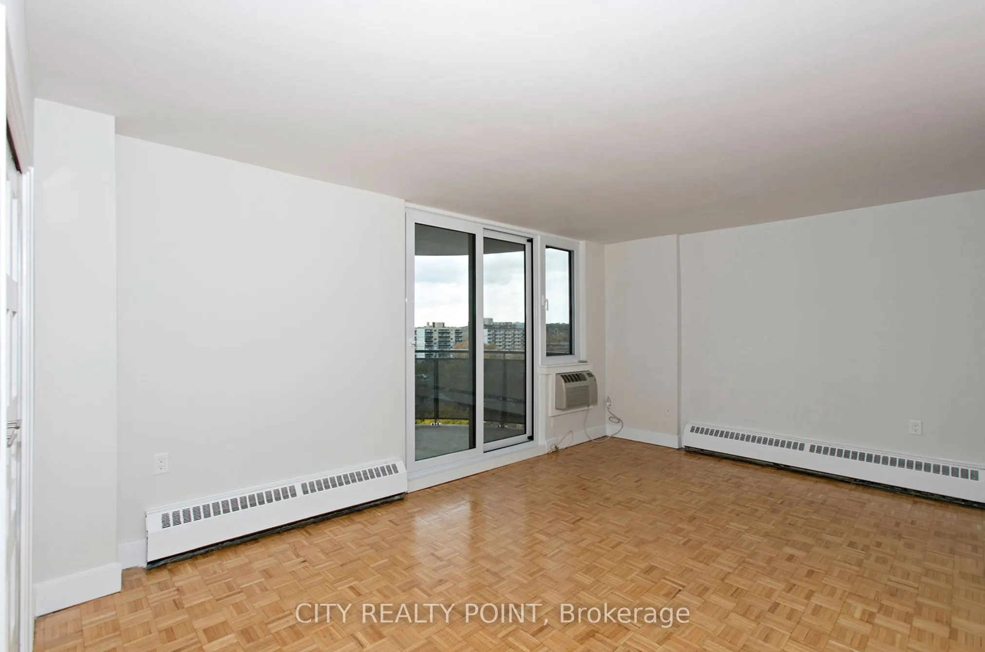 485 Huron Street, #905