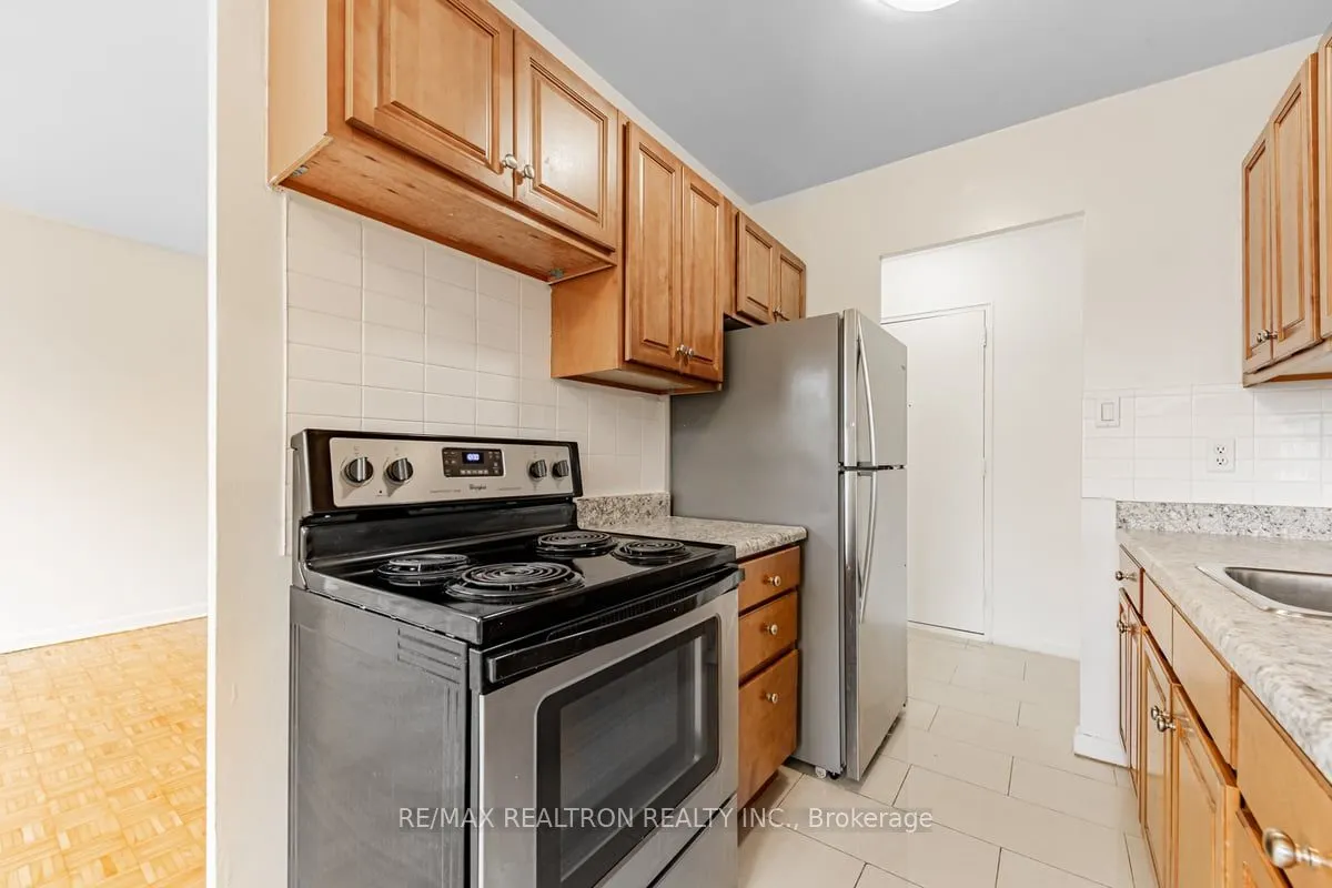 2895 Bathurst Street, #107