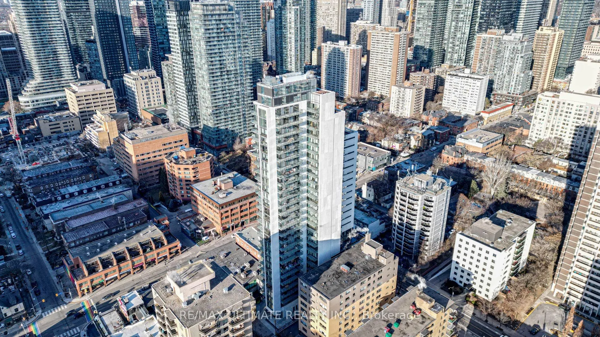 81 Wellesley Street E, #907