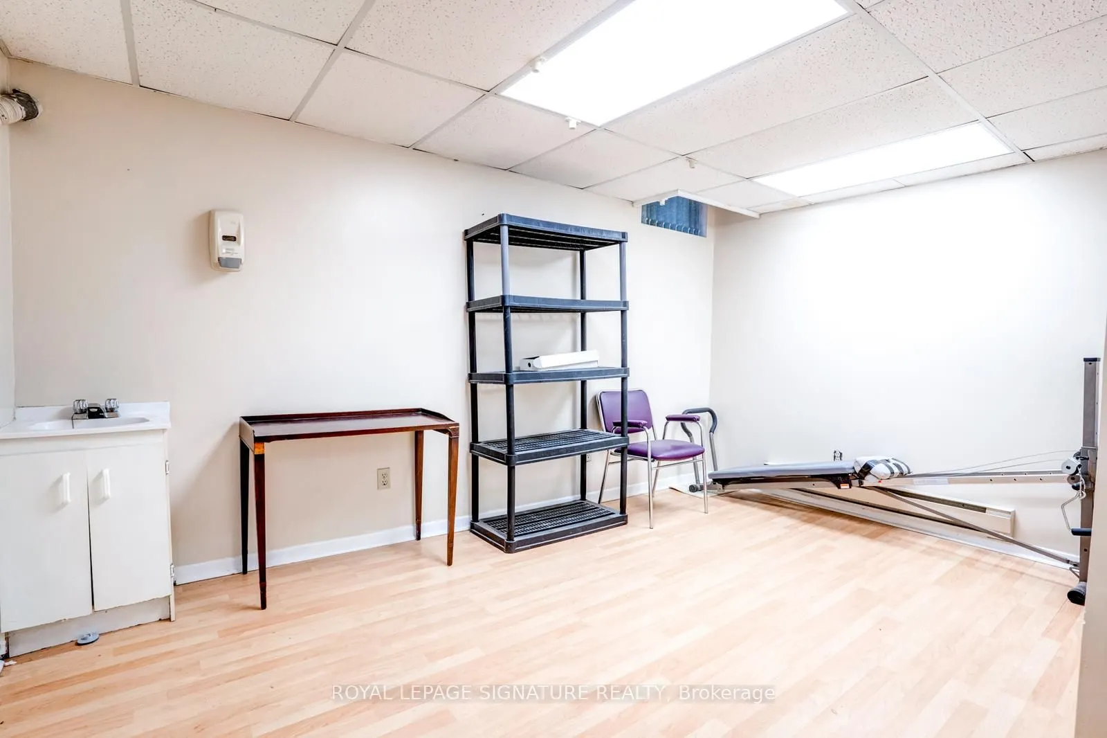 567 Bathurst Street