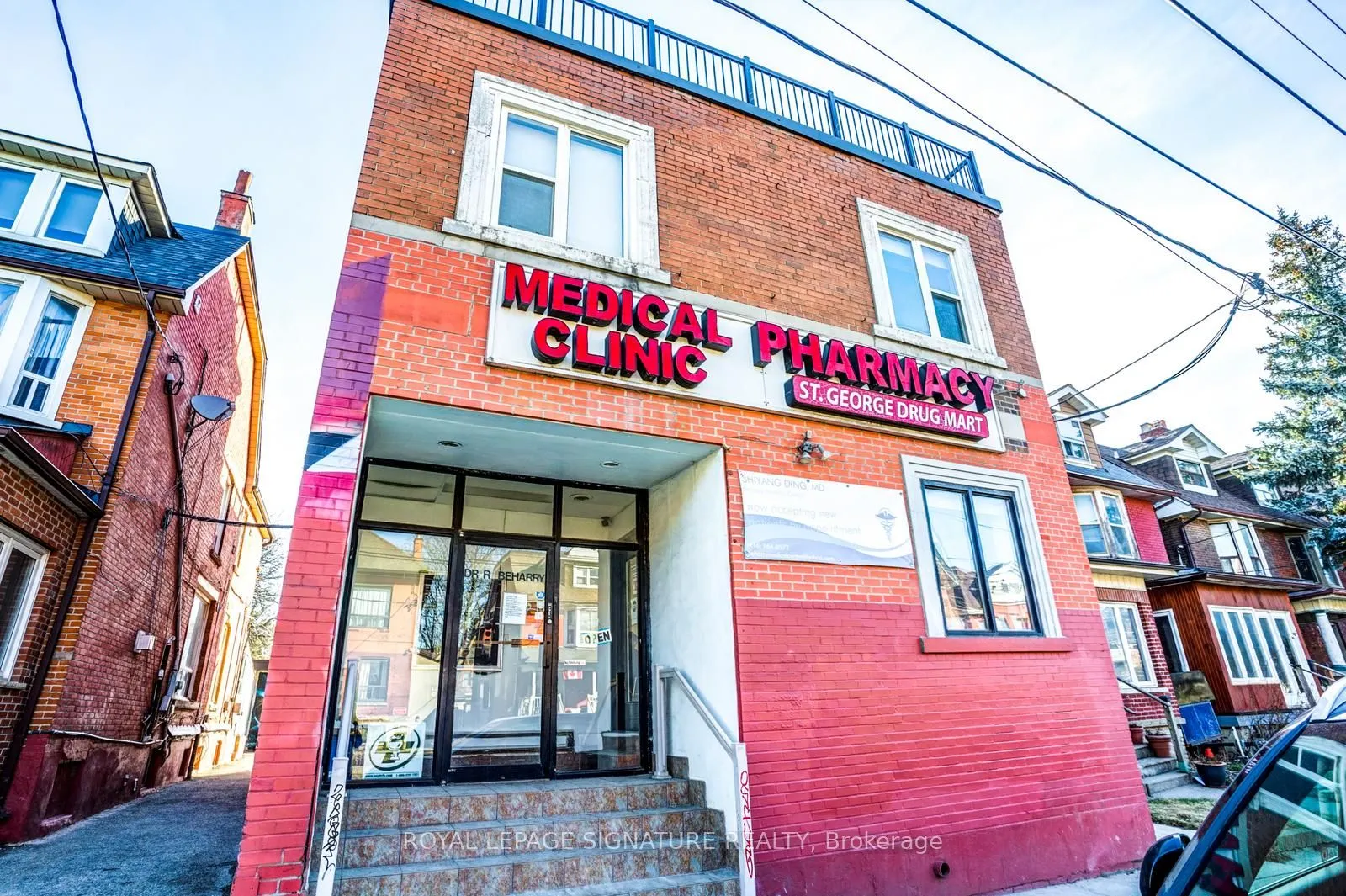 567 Bathurst Street