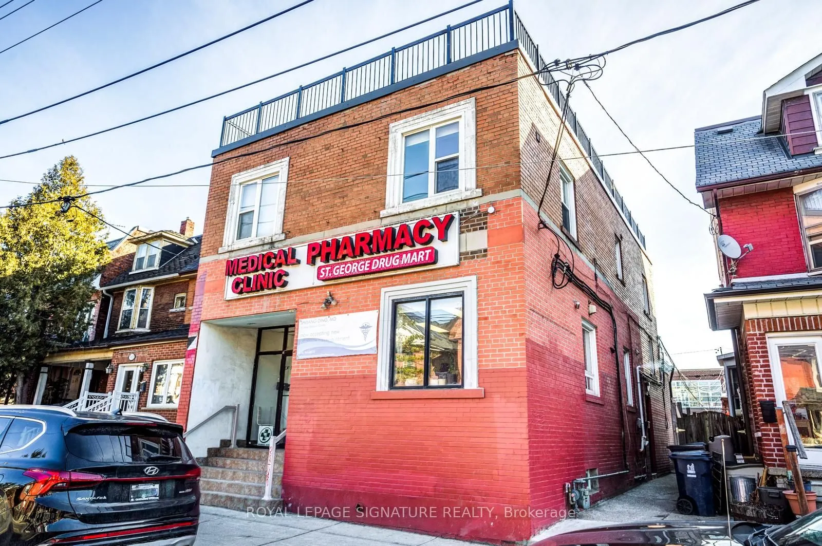 567 Bathurst Street
