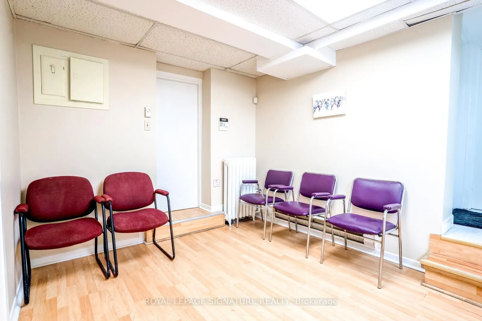 567 Bathurst Street