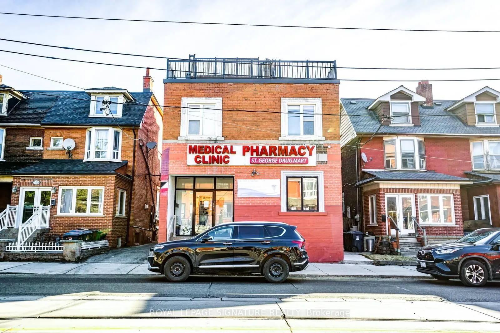 567 Bathurst Street