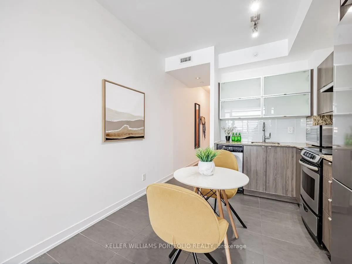170 Fort York Boulevard, #2012
