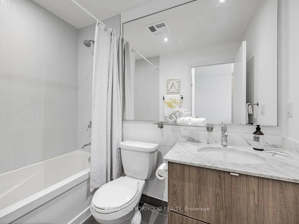 170 Fort York Boulevard, #2012