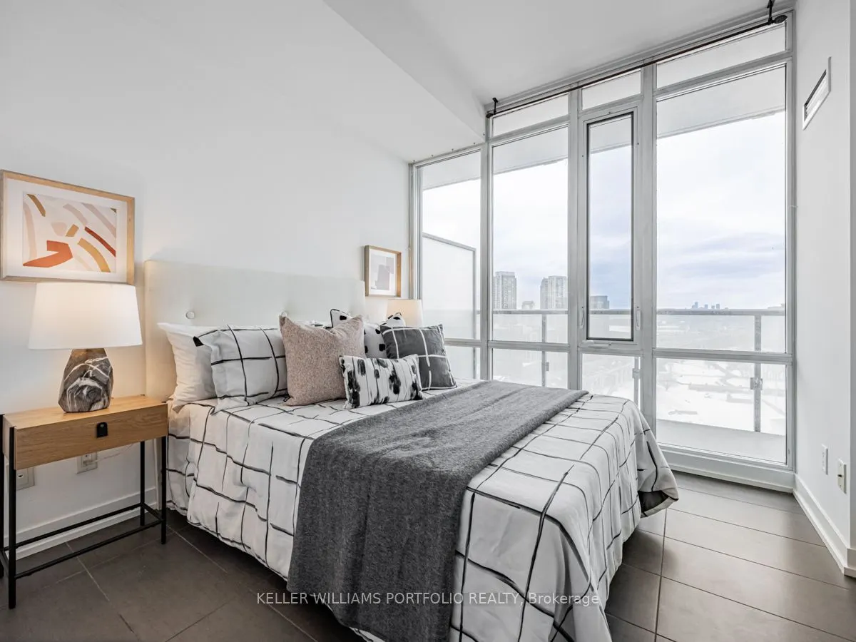 170 Fort York Boulevard, #2012