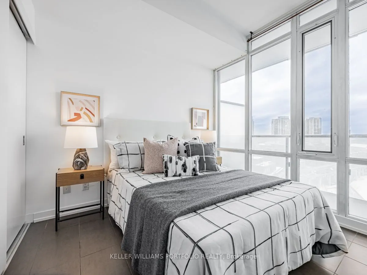 170 Fort York Boulevard, #2012