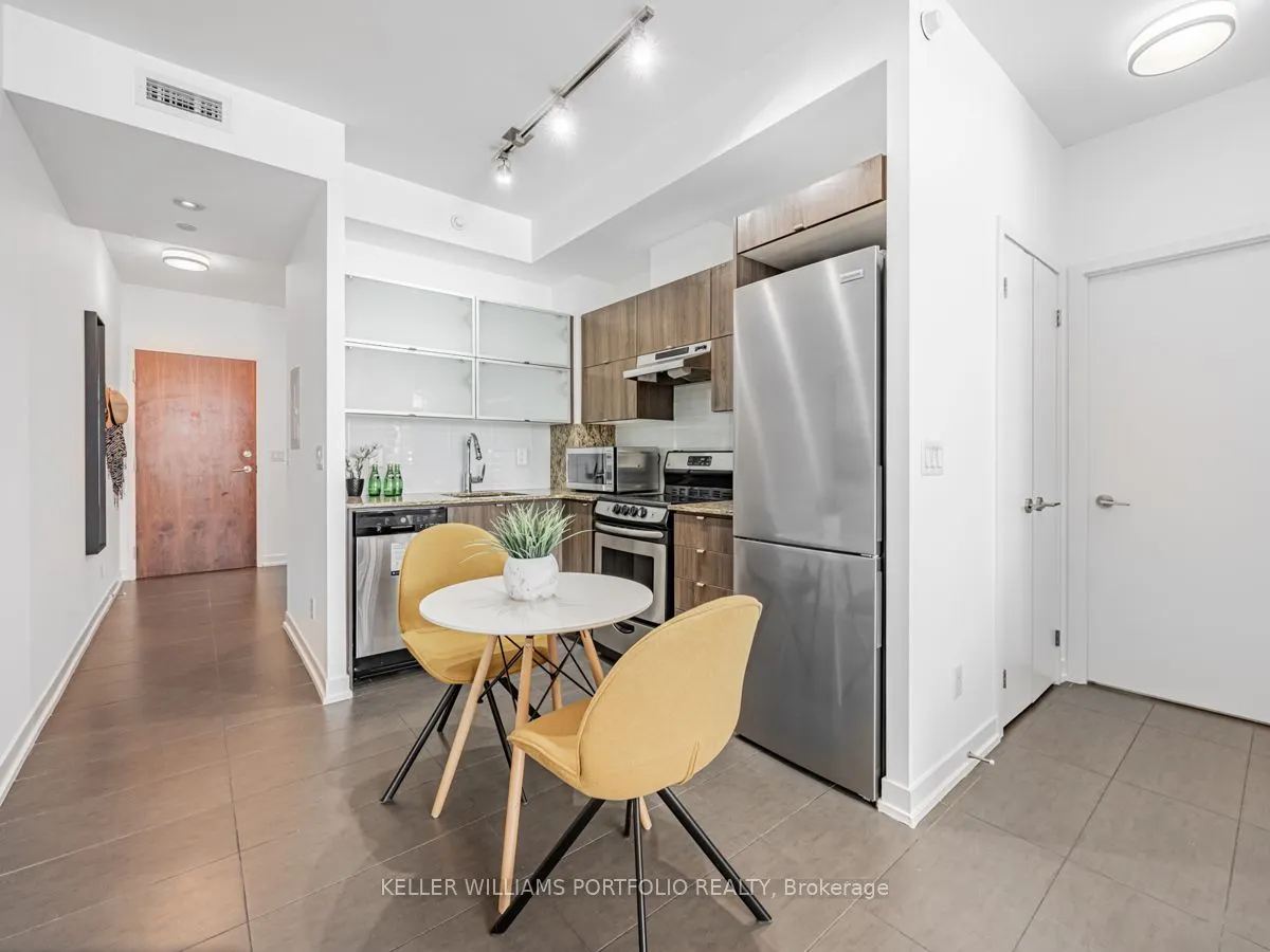 170 Fort York Boulevard, #2012