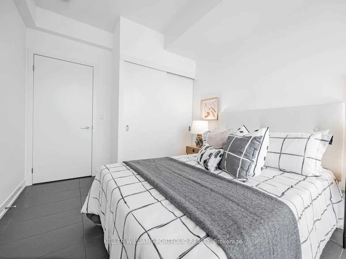 170 Fort York Boulevard, #2012