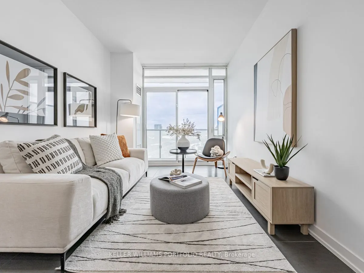 170 Fort York Boulevard, #2012