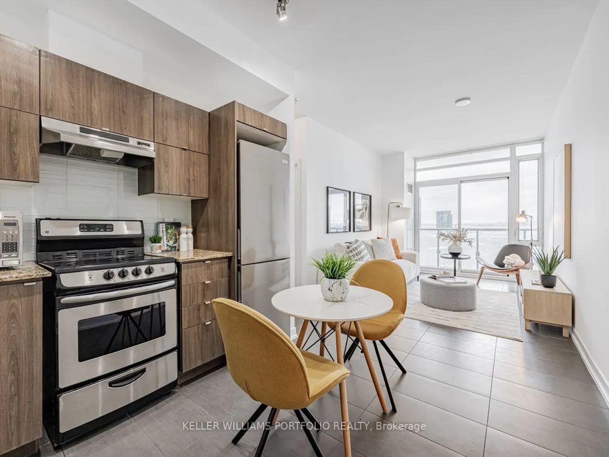 170 Fort York Boulevard, #2012