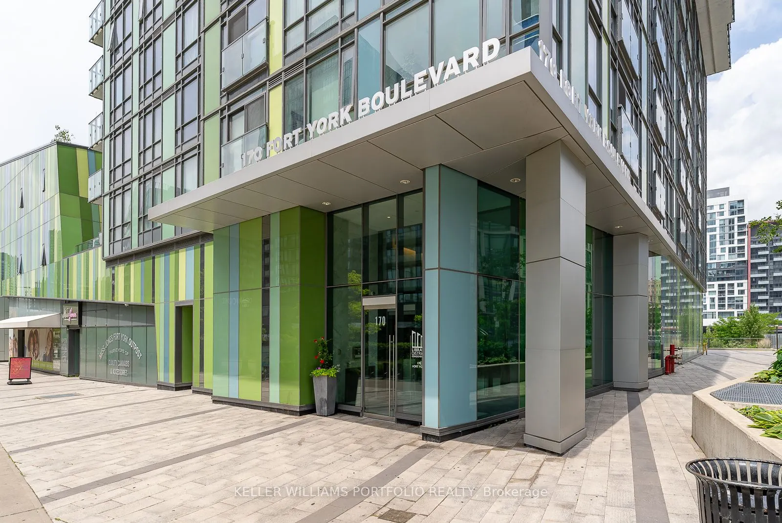 170 Fort York Boulevard, #2012