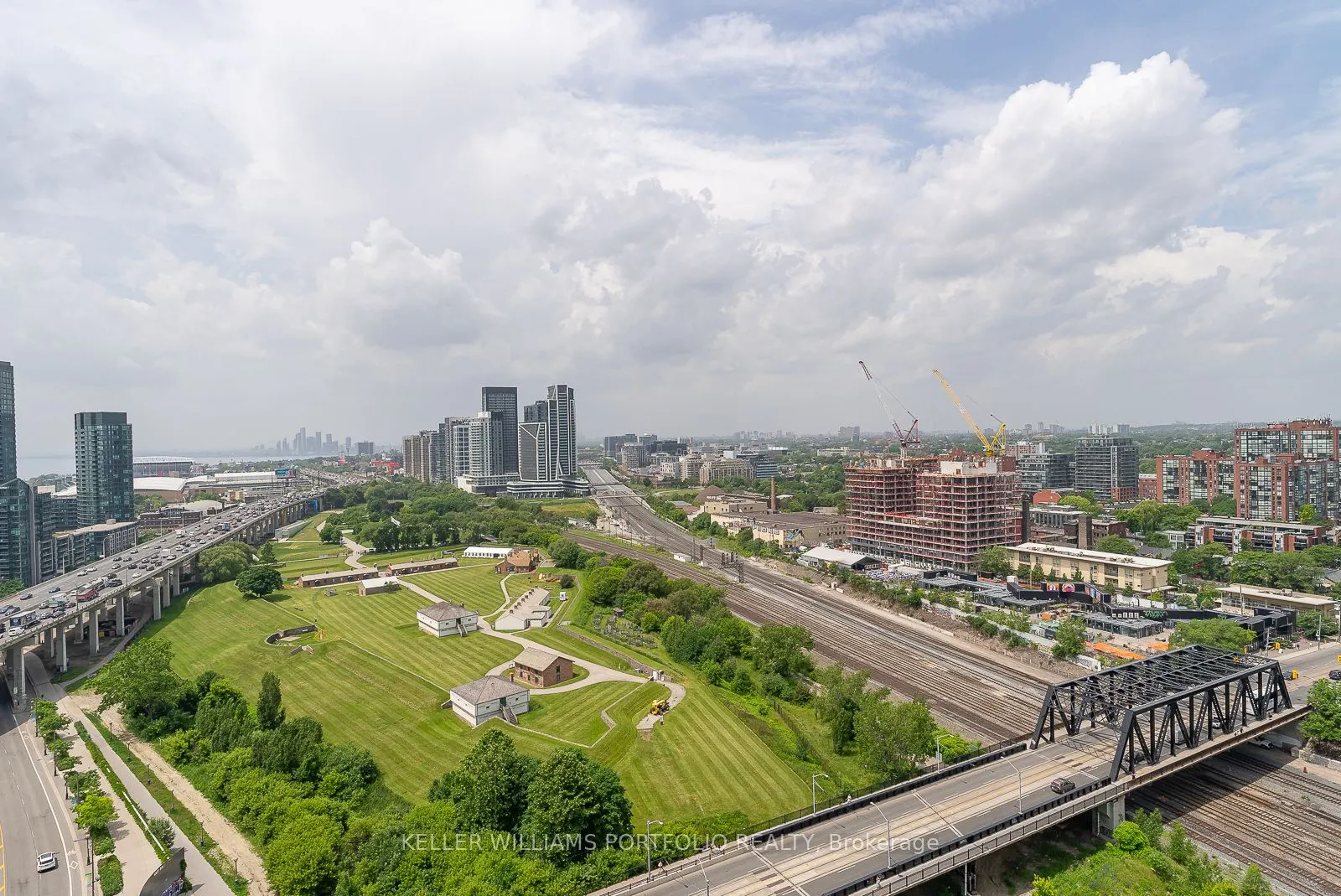 170 Fort York Boulevard, #2012