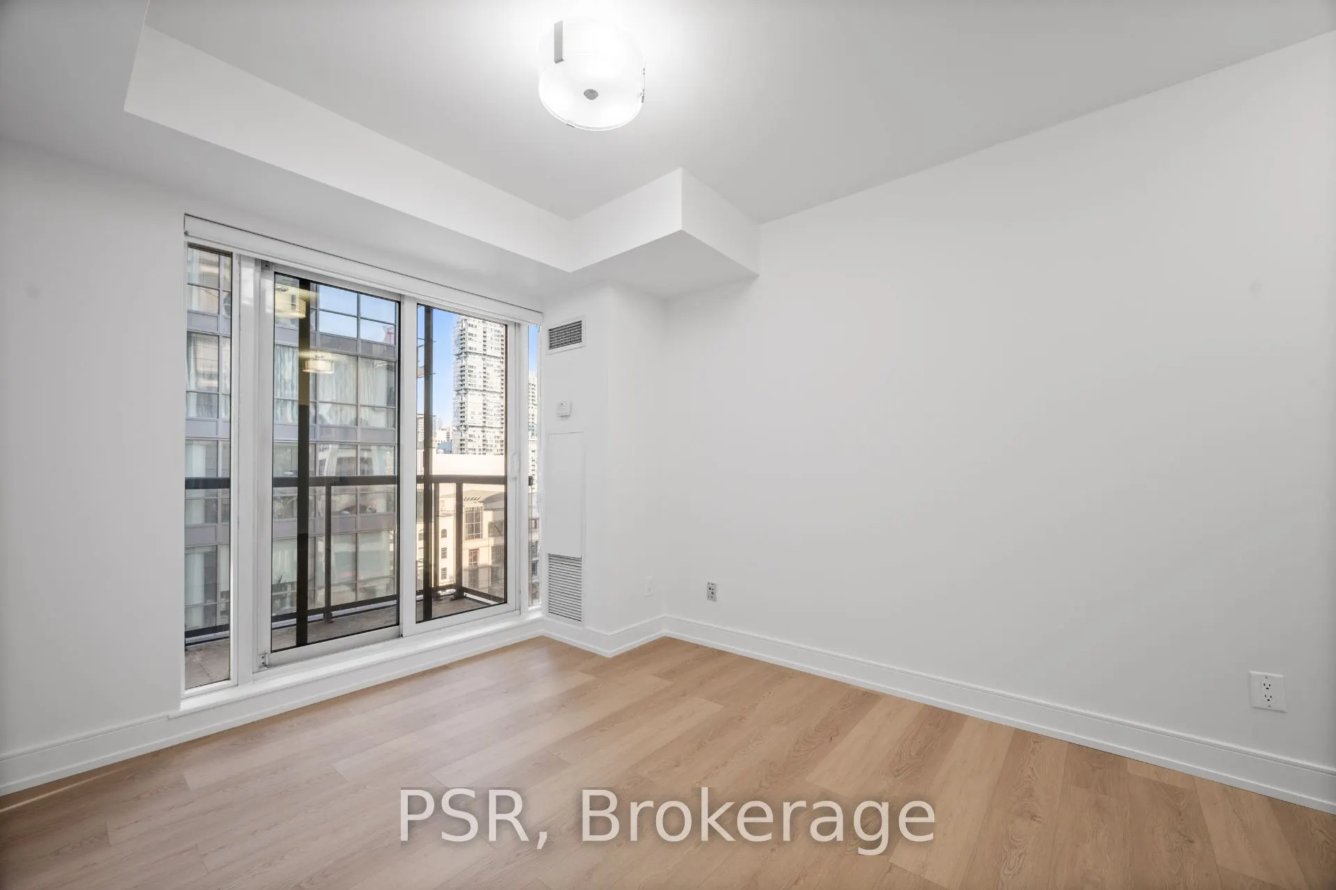 50 John Street, #1016