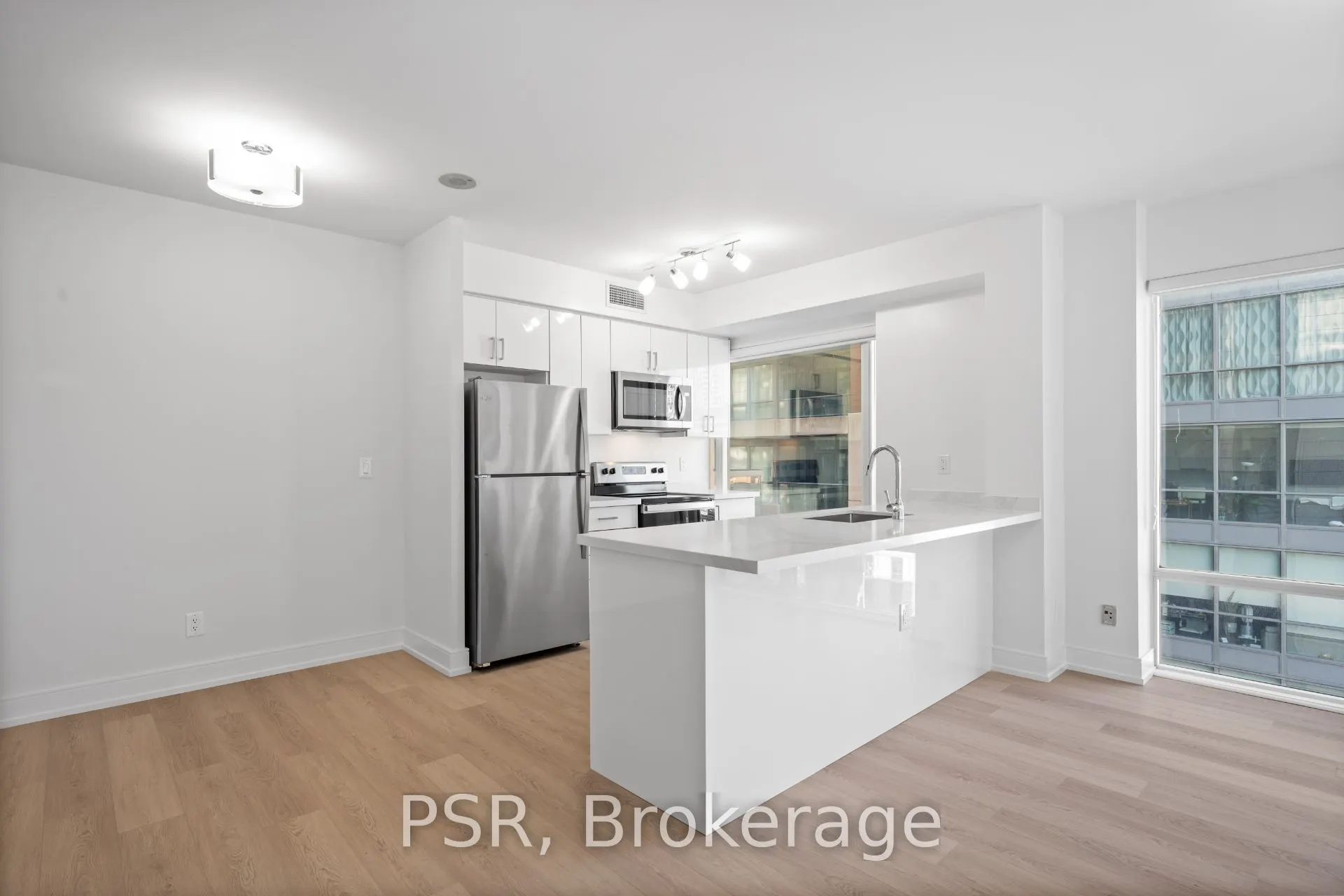 50 John Street, #1016