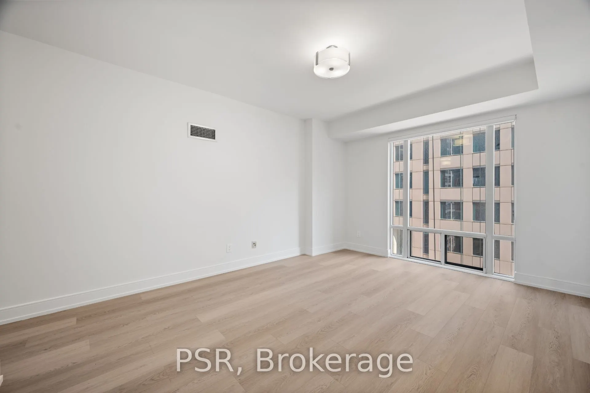 50 John Street, #1016