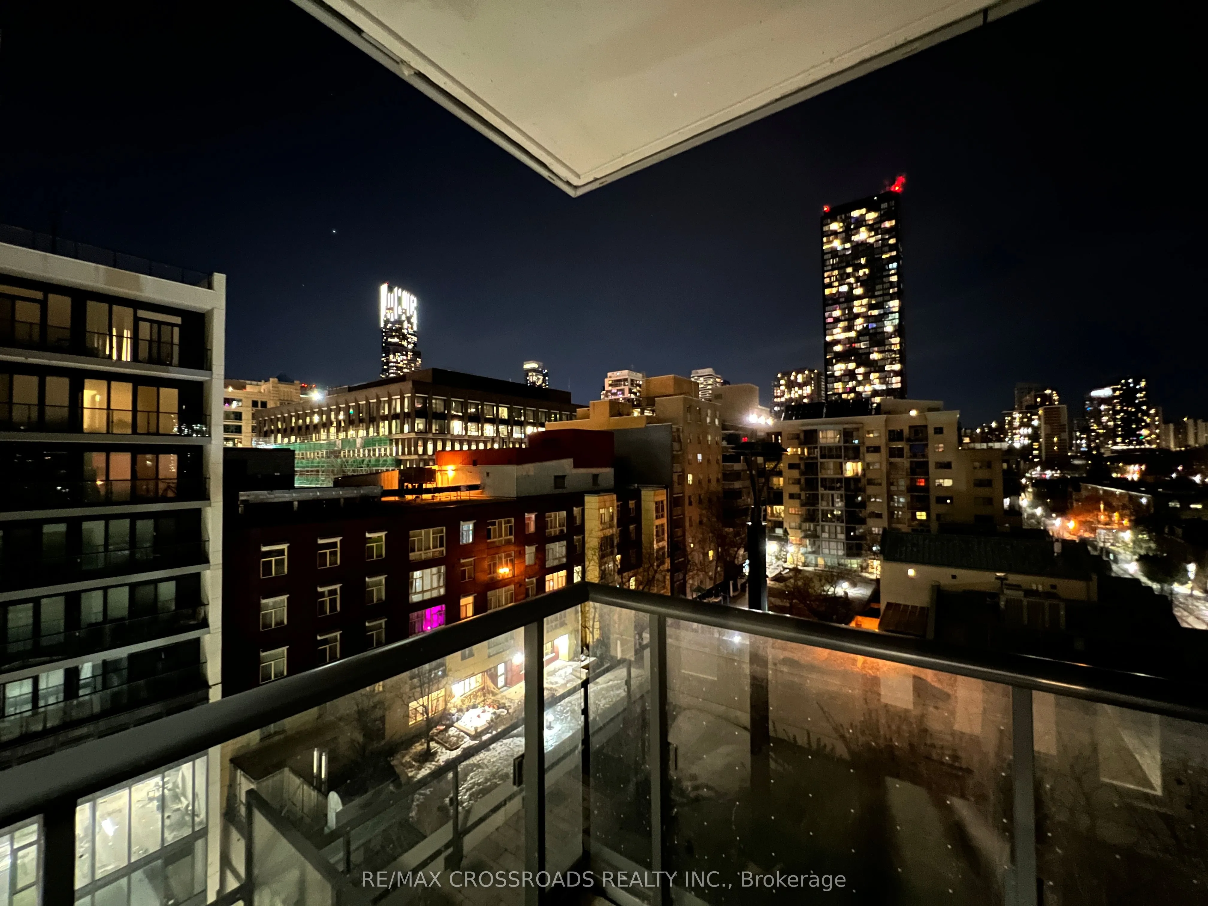 200 Dundas Street E, #808