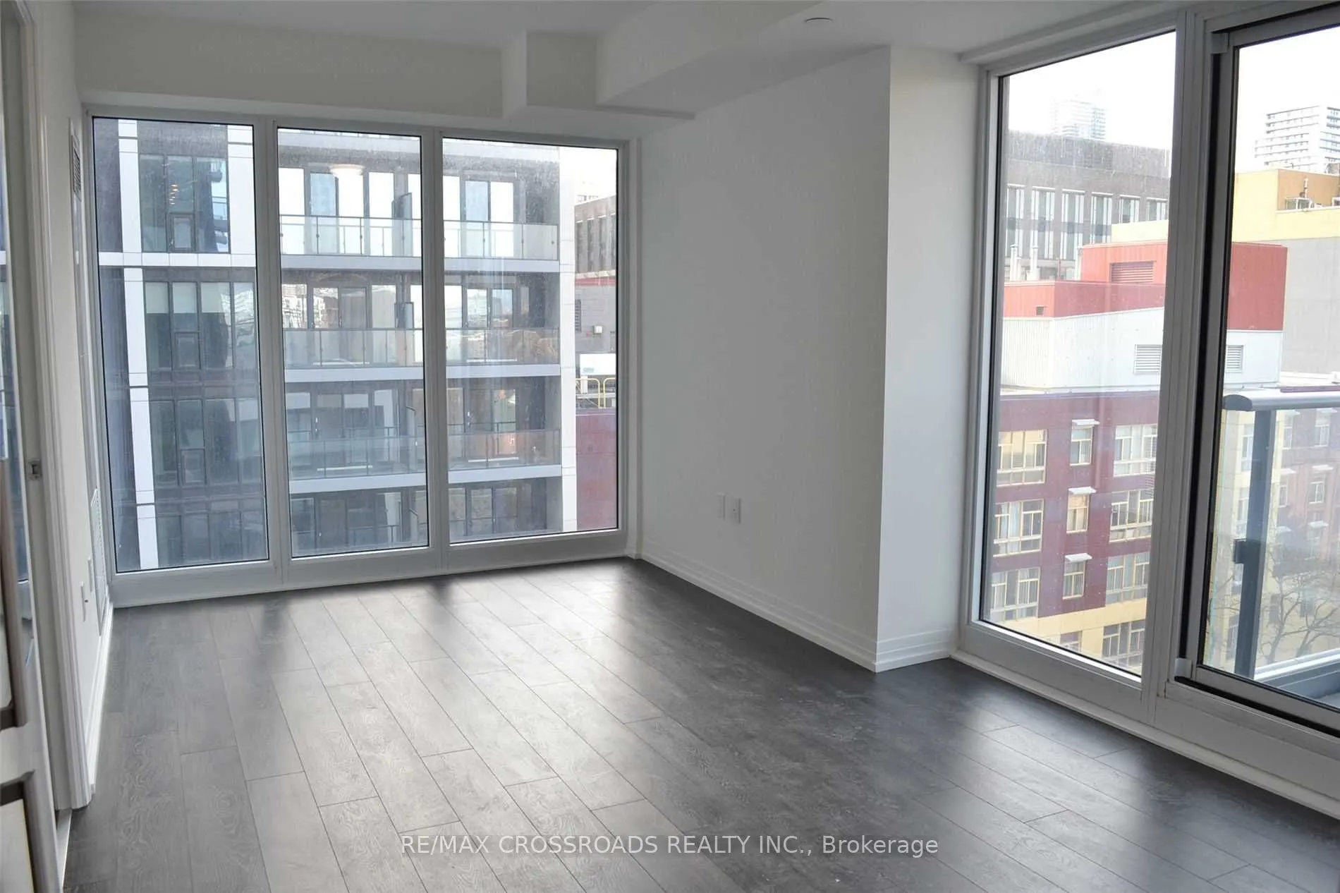 200 Dundas Street E, #808