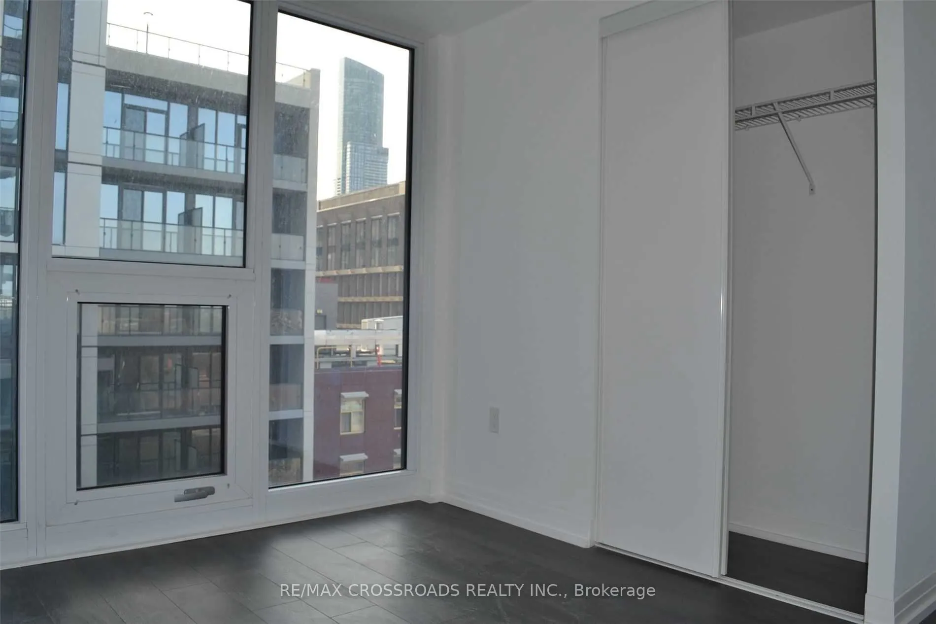 200 Dundas Street E, #808