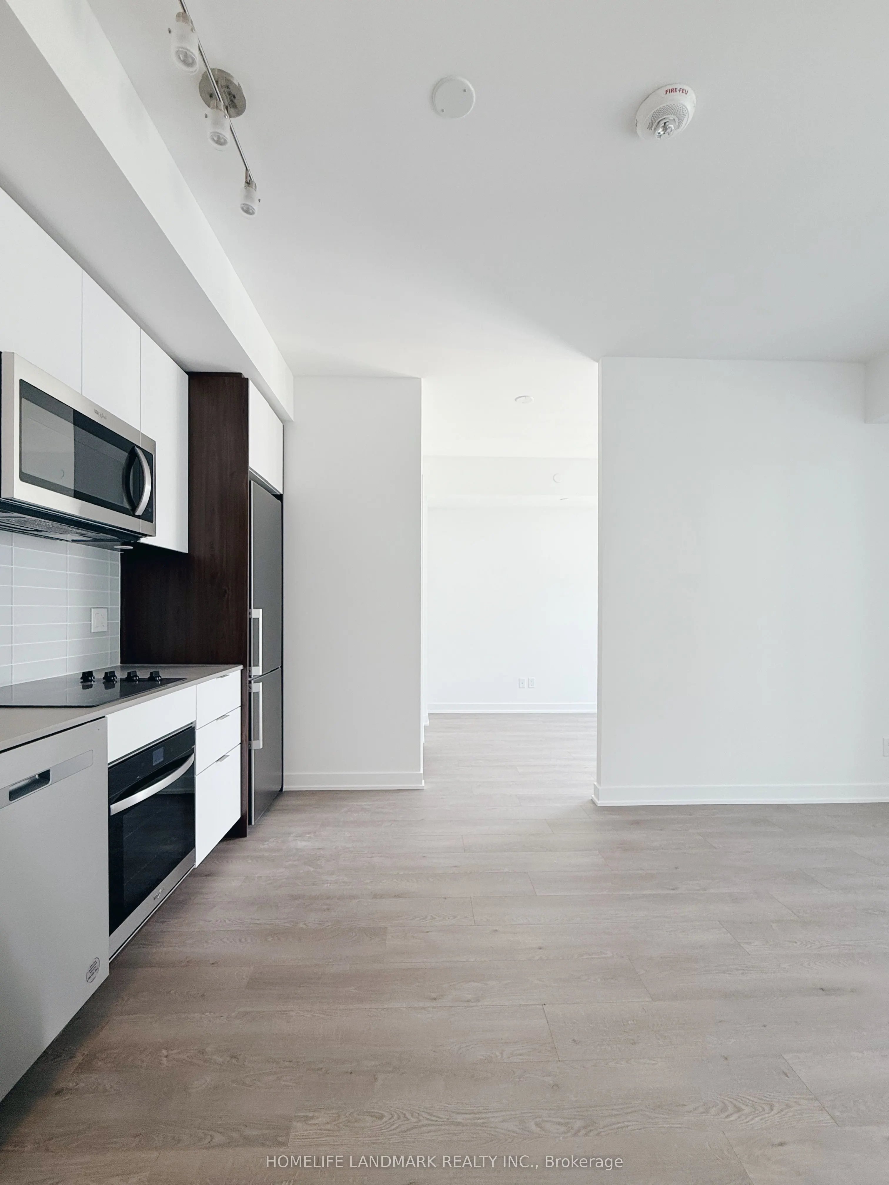 543 Richmond Street W, #1410