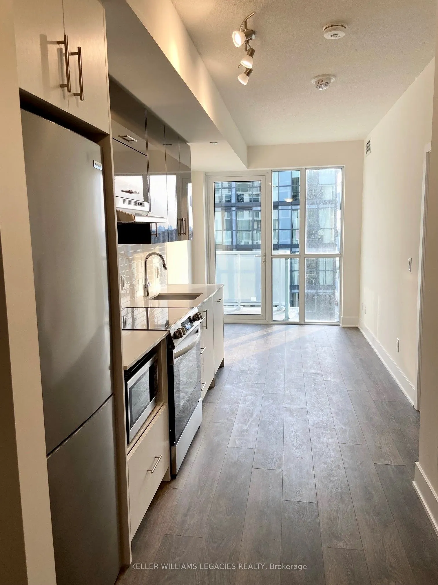 188 Fairview Mall Drive, #1902