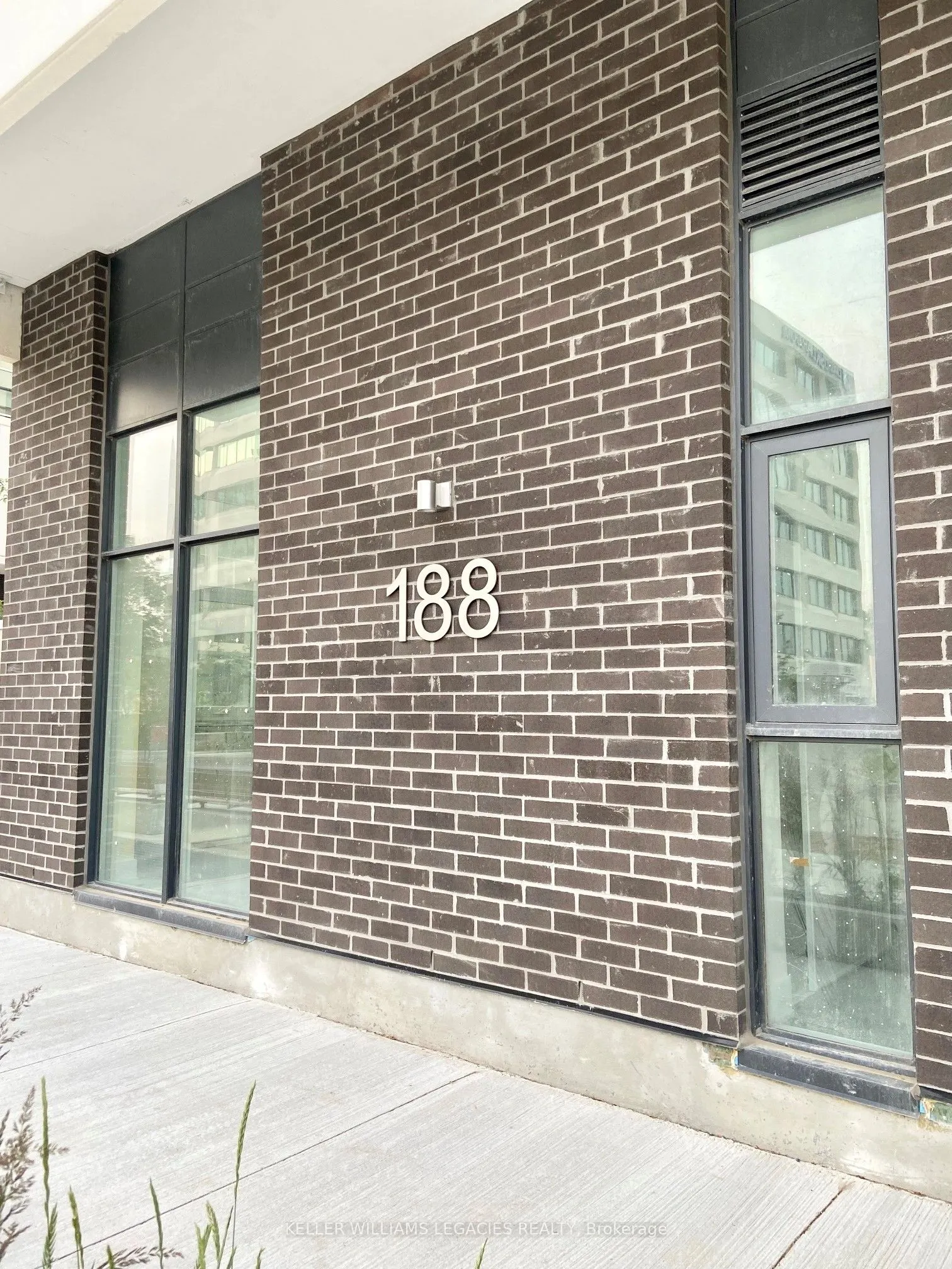 188 Fairview Mall Drive, #1902