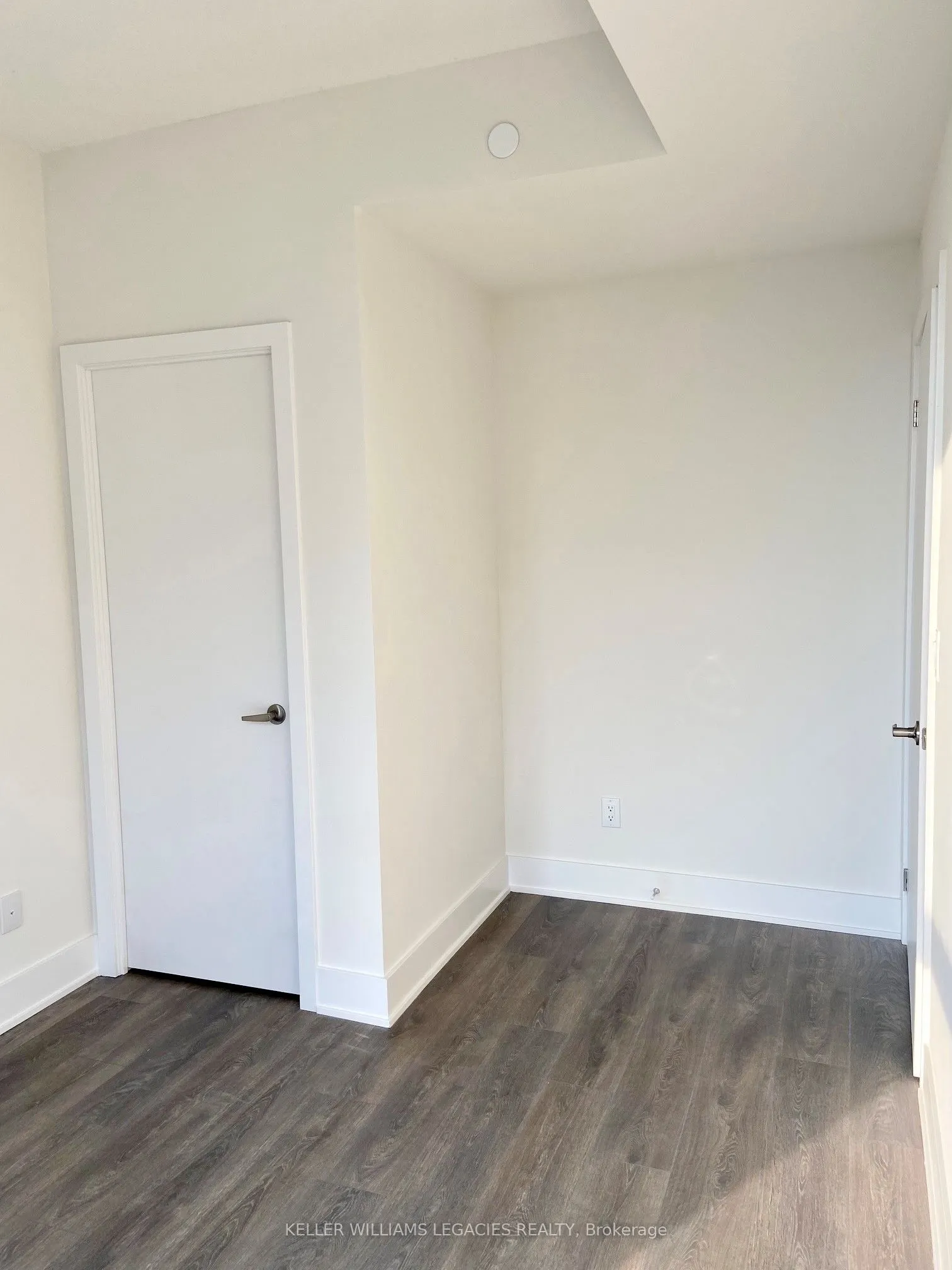 188 Fairview Mall Drive, #1902