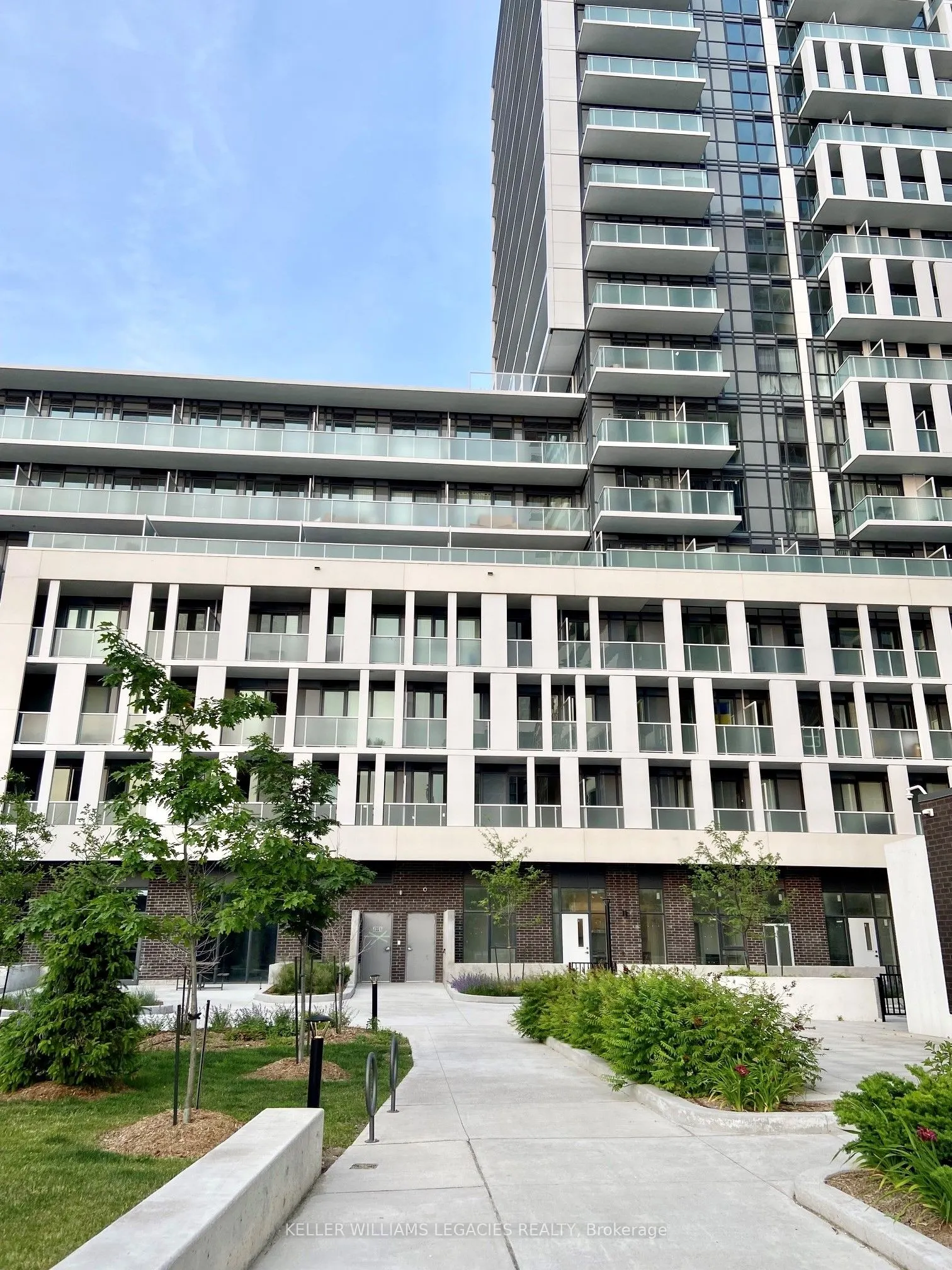188 Fairview Mall Drive, #1902