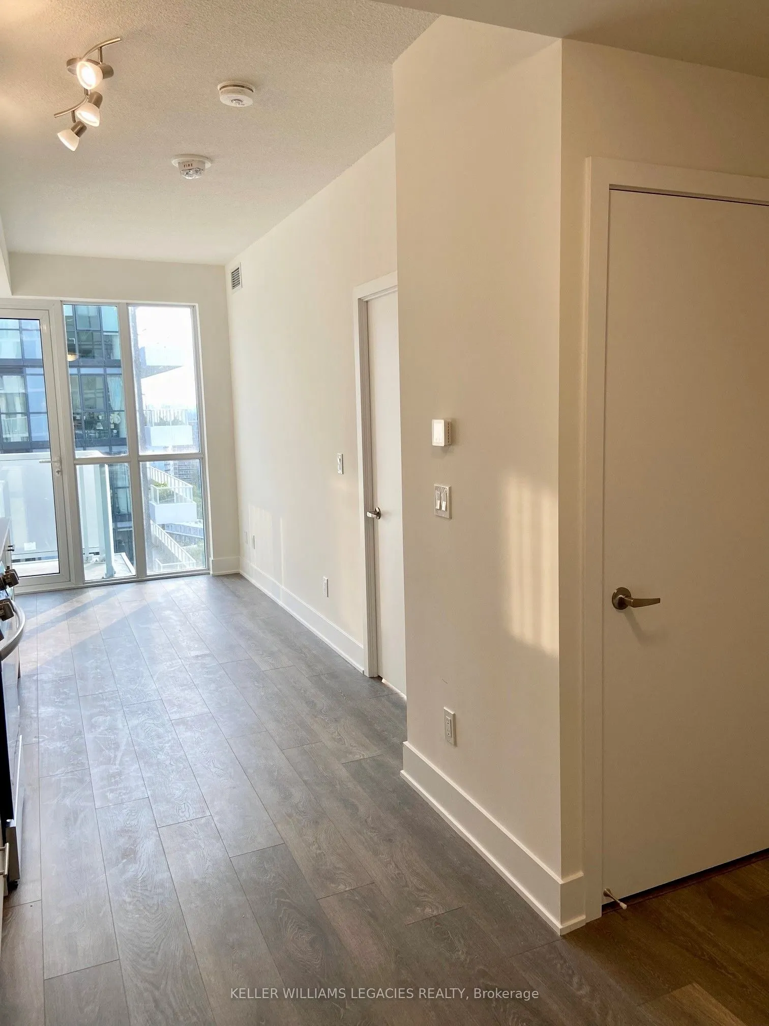 188 Fairview Mall Drive, #1902