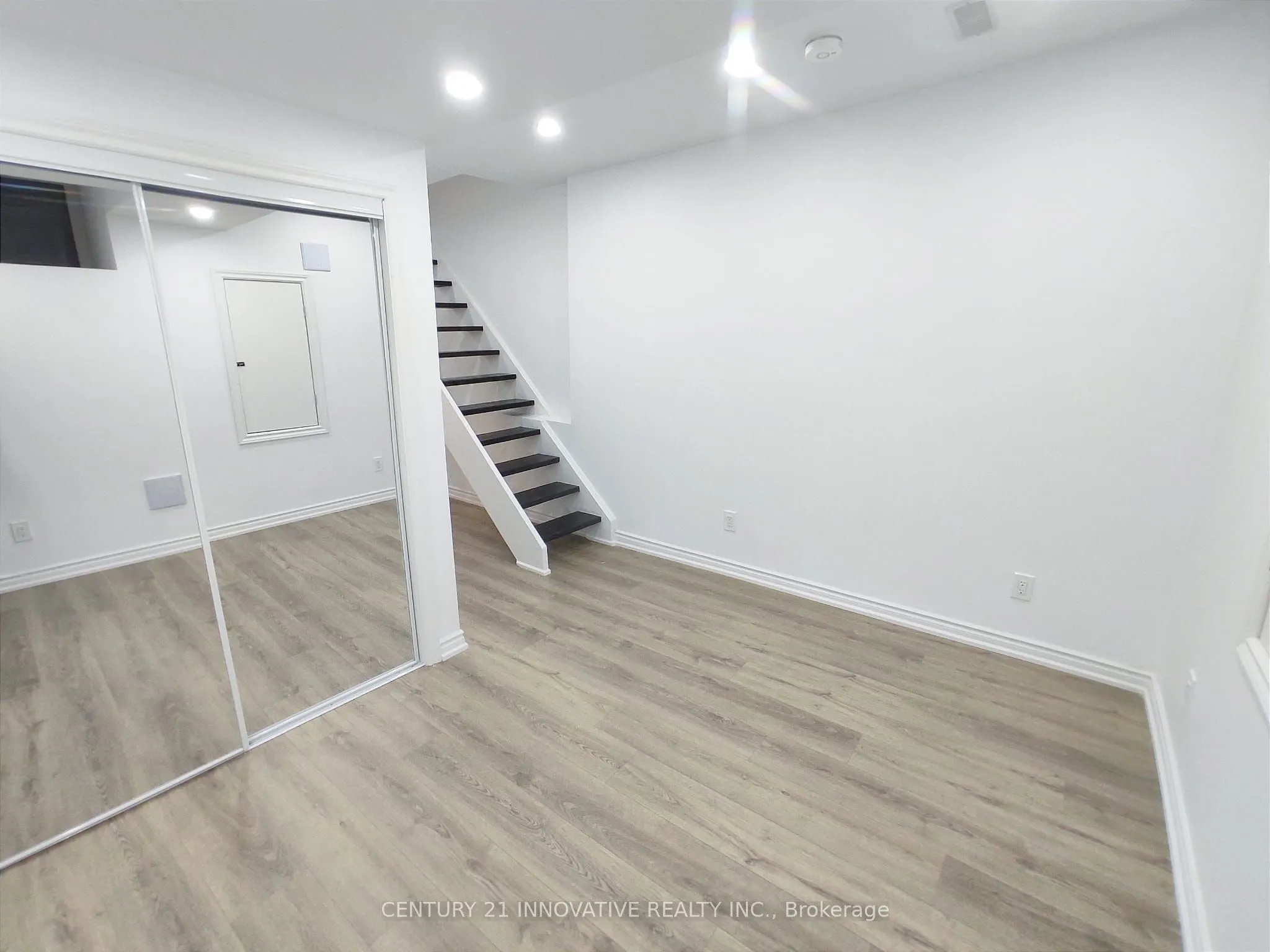 613 Dufferin Street