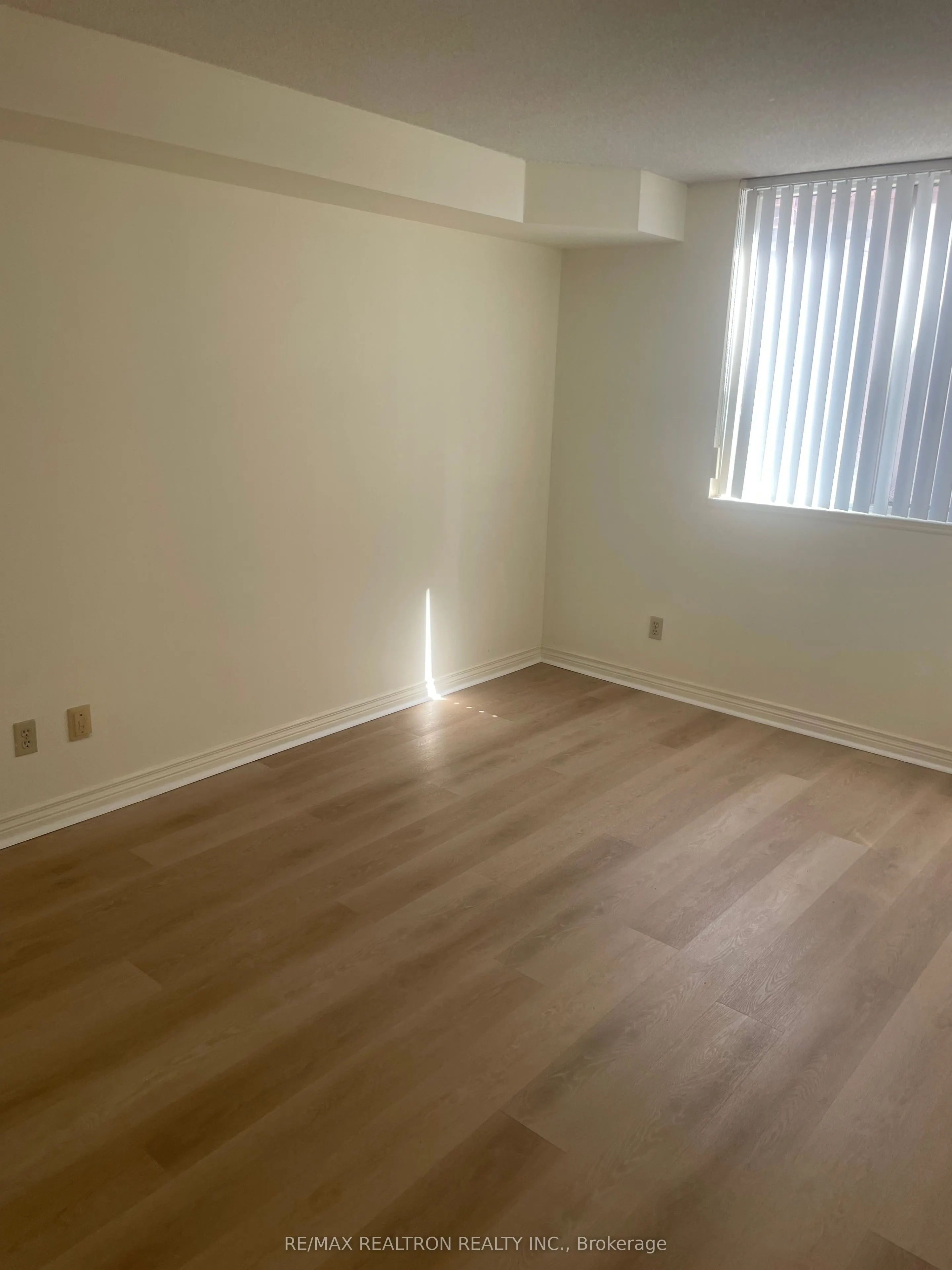 736 Bay Street, #1001