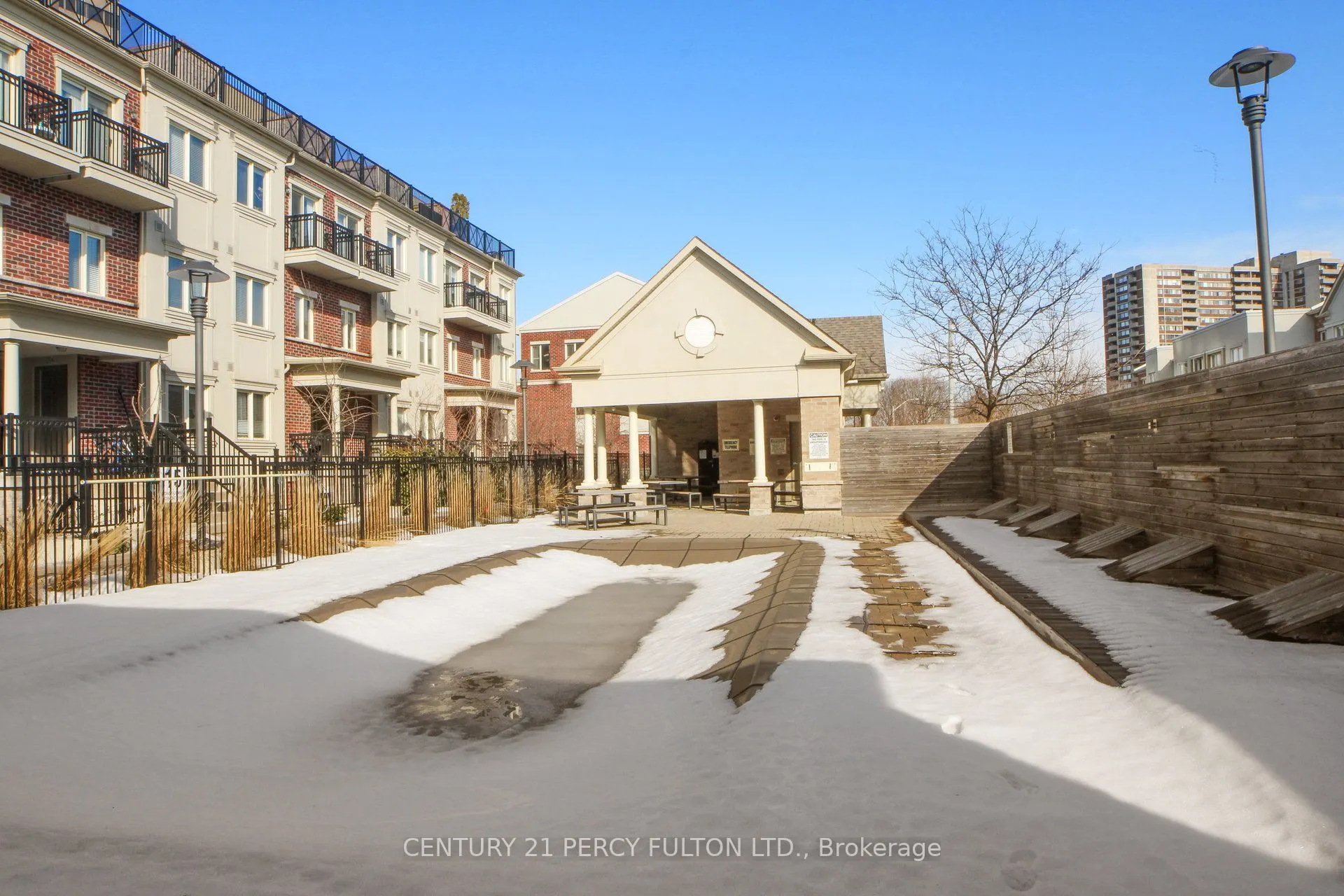 19 Coneflower Crescent, #118