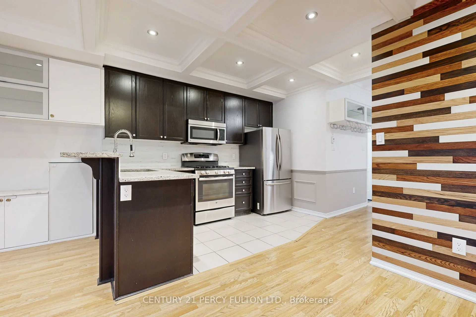 19 Coneflower Crescent, #118