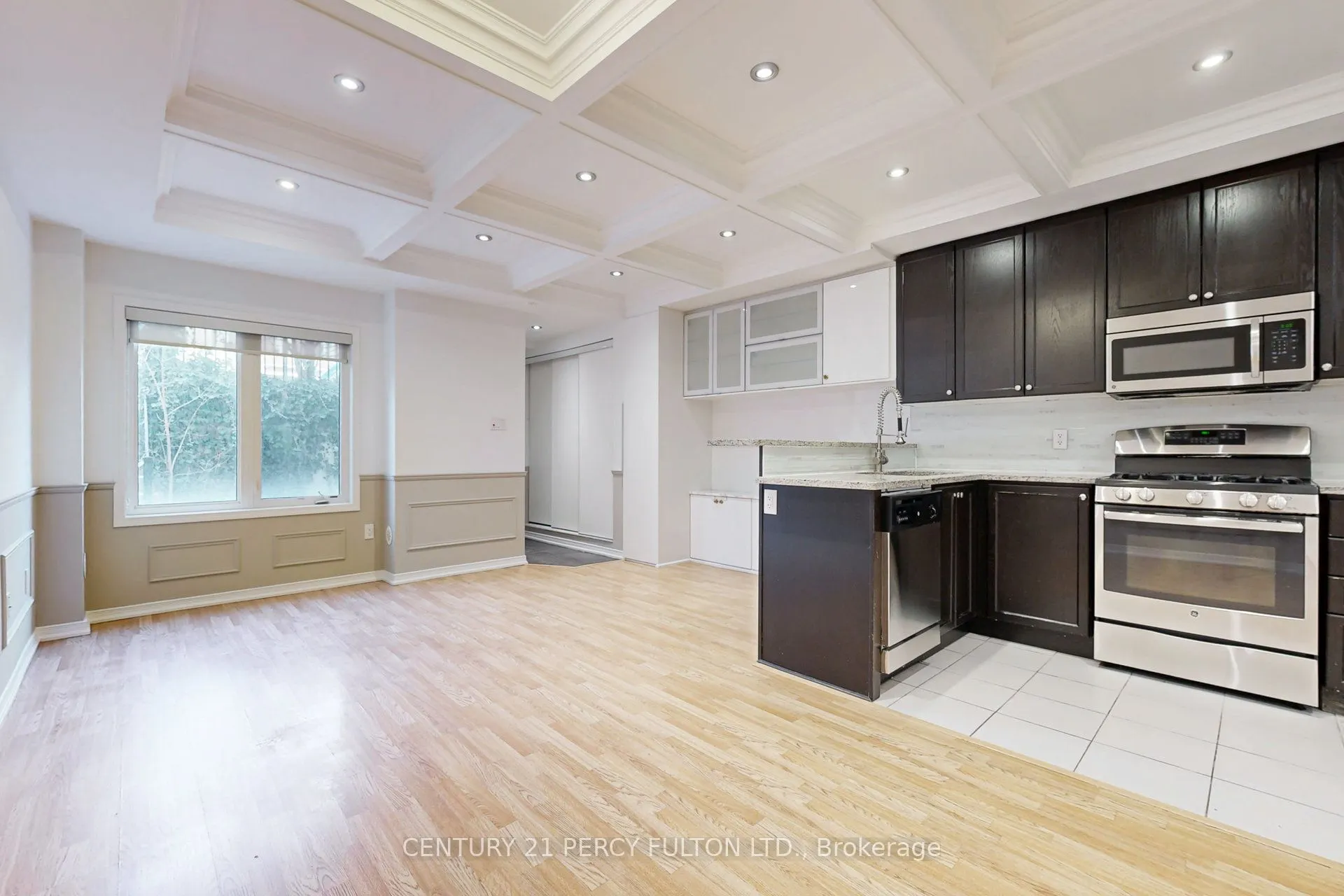 19 Coneflower Crescent, #118