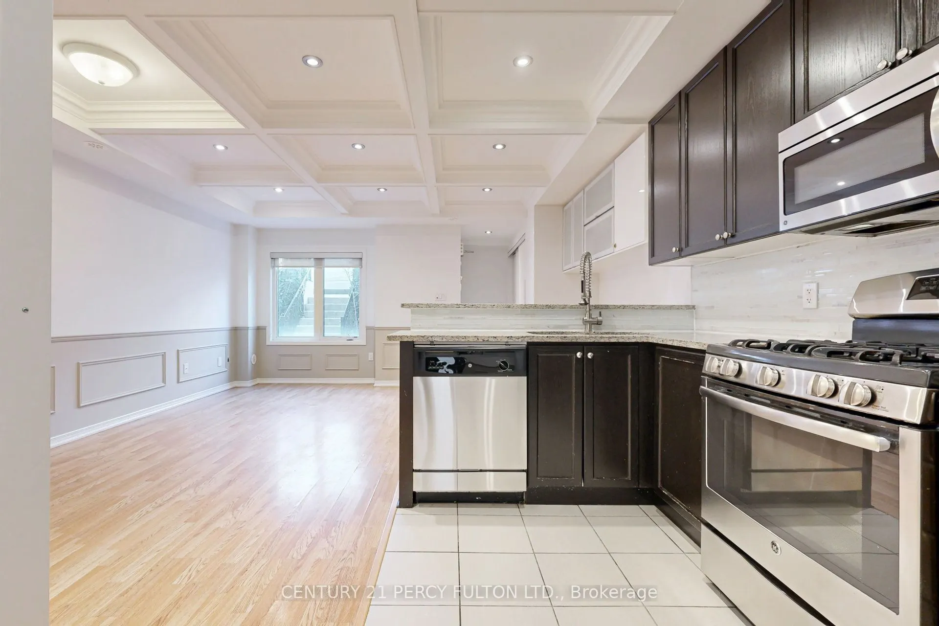 19 Coneflower Crescent, #118