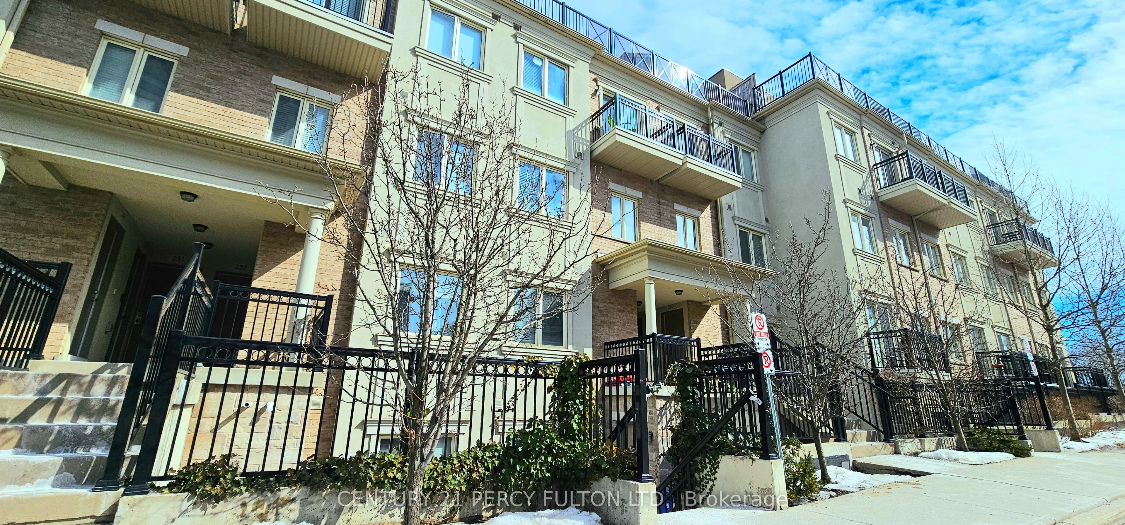 19 Coneflower Crescent, #118