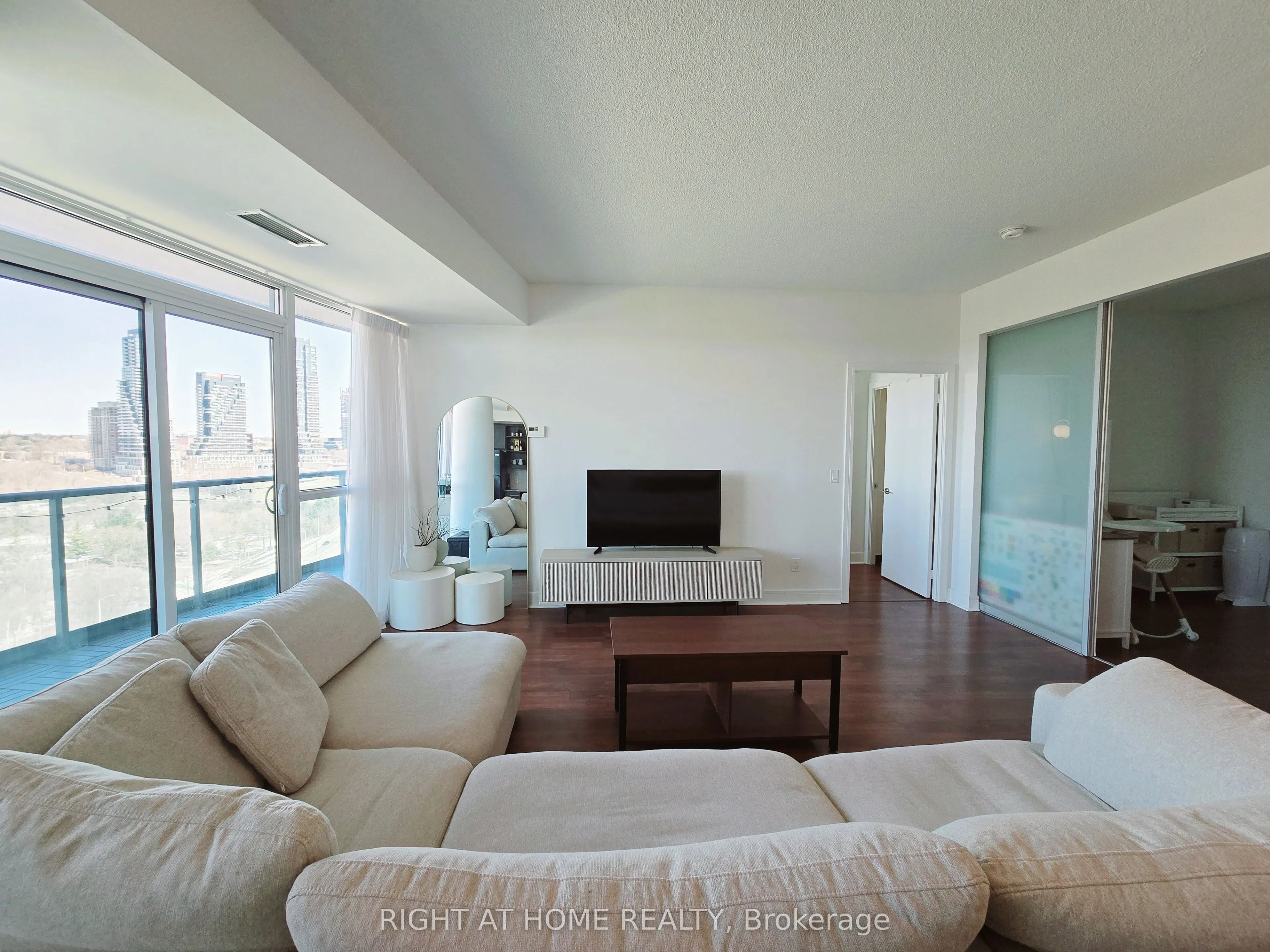 35 Brian Peck Crescent, #1005
