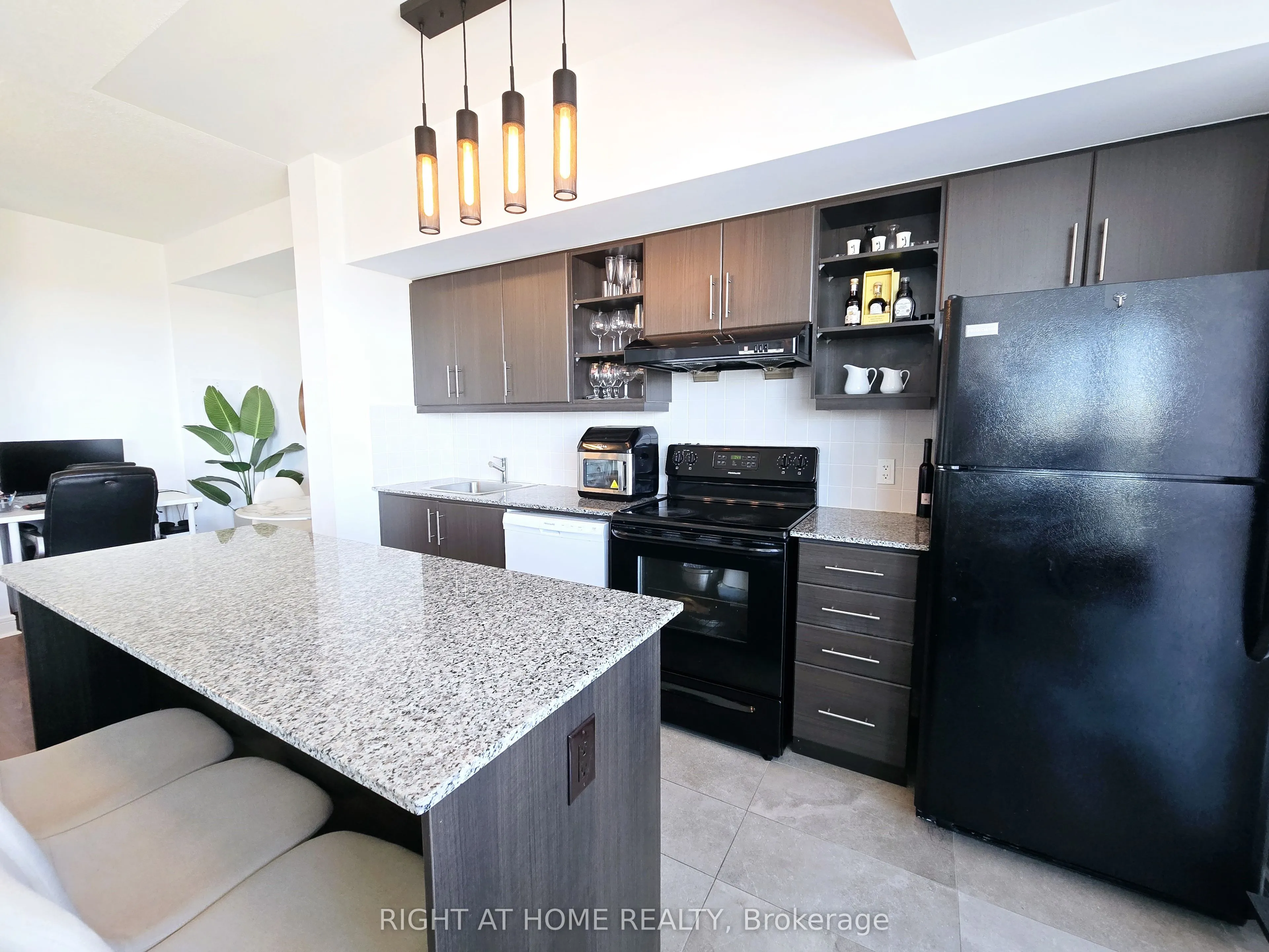 35 Brian Peck Crescent, #1005