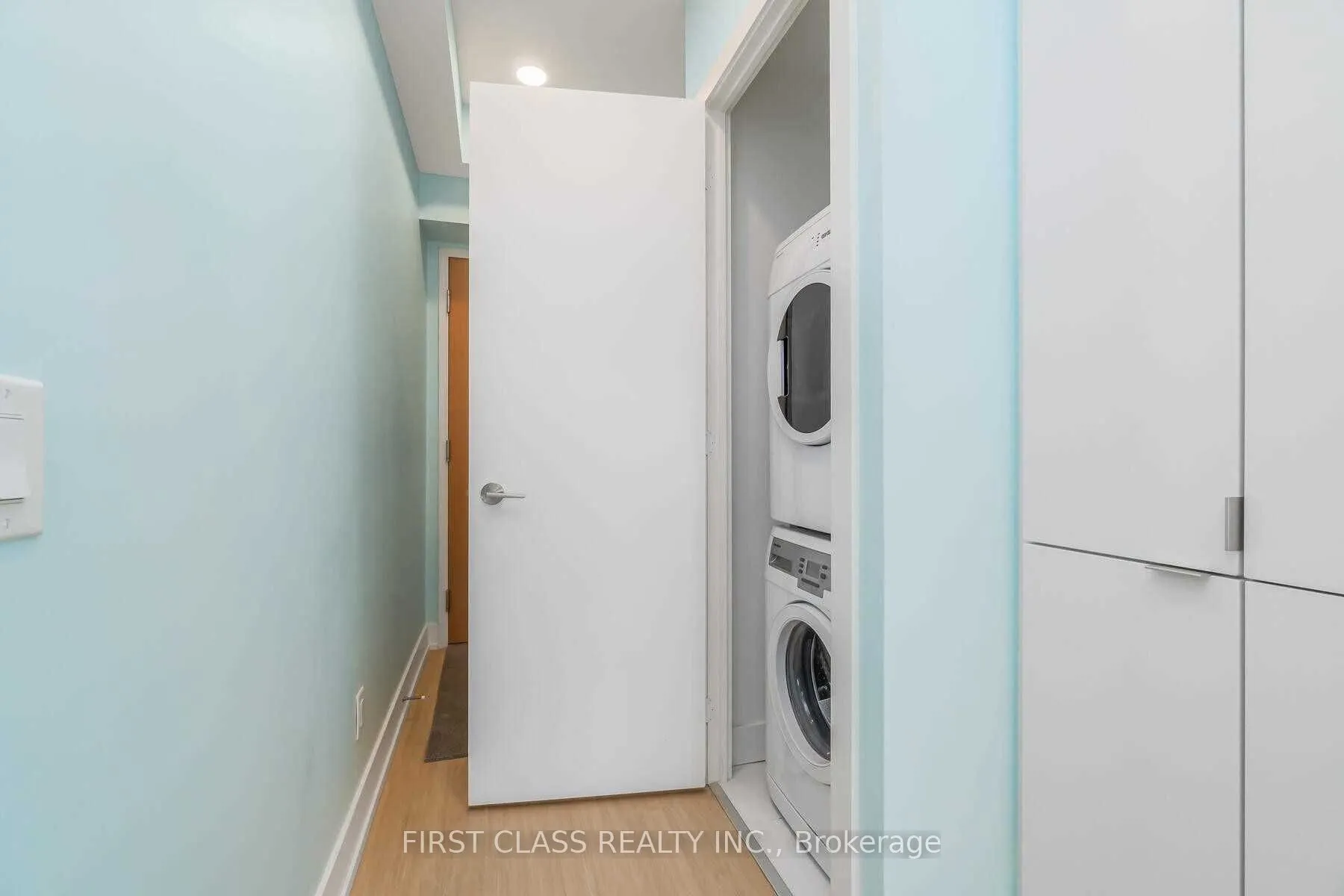 7 Grenville Street, #2313